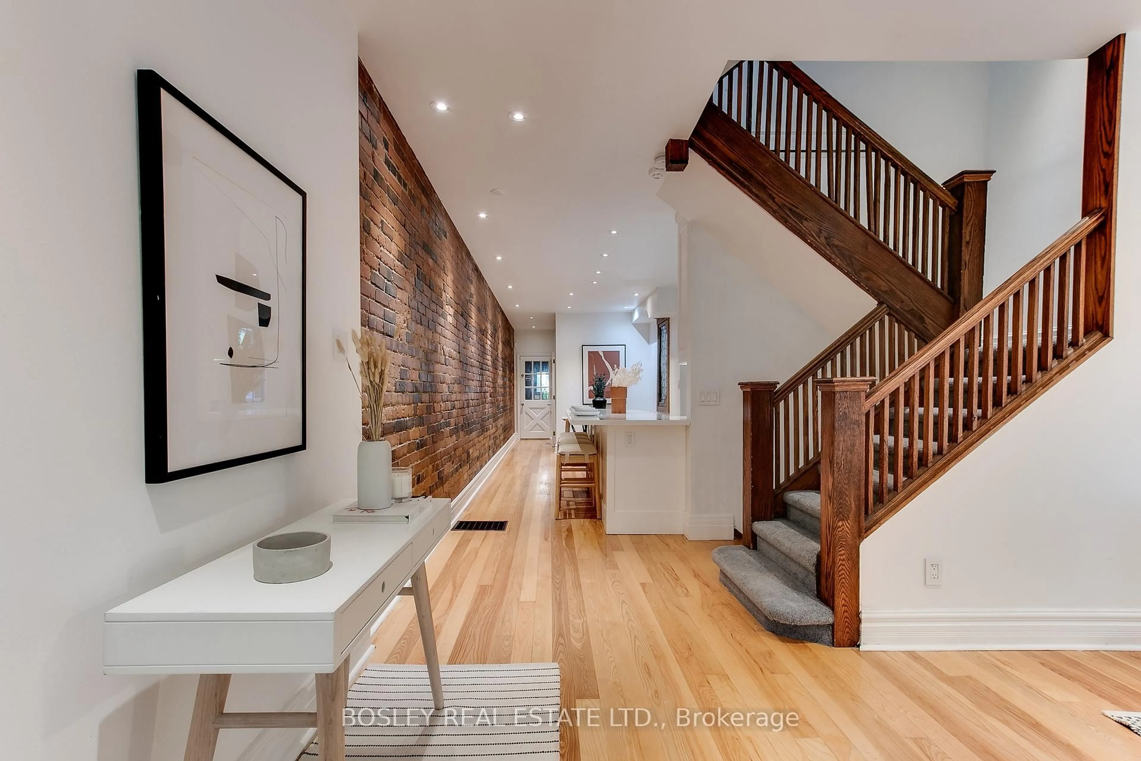 Indoor entryway for 6 Prospect St, Toronto Ontario M4X 1C6