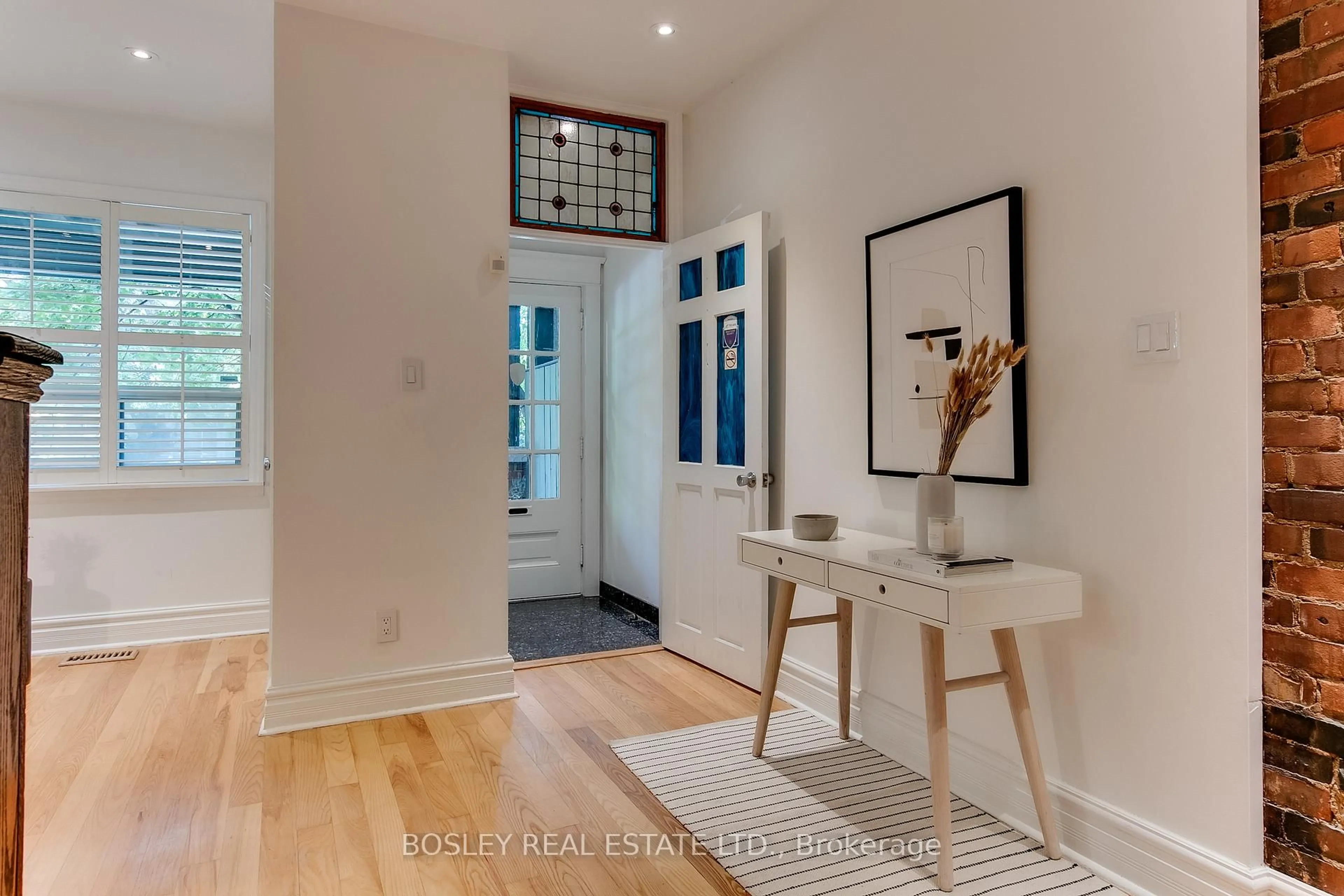 Indoor entryway for 6 Prospect St, Toronto Ontario M4X 1C6