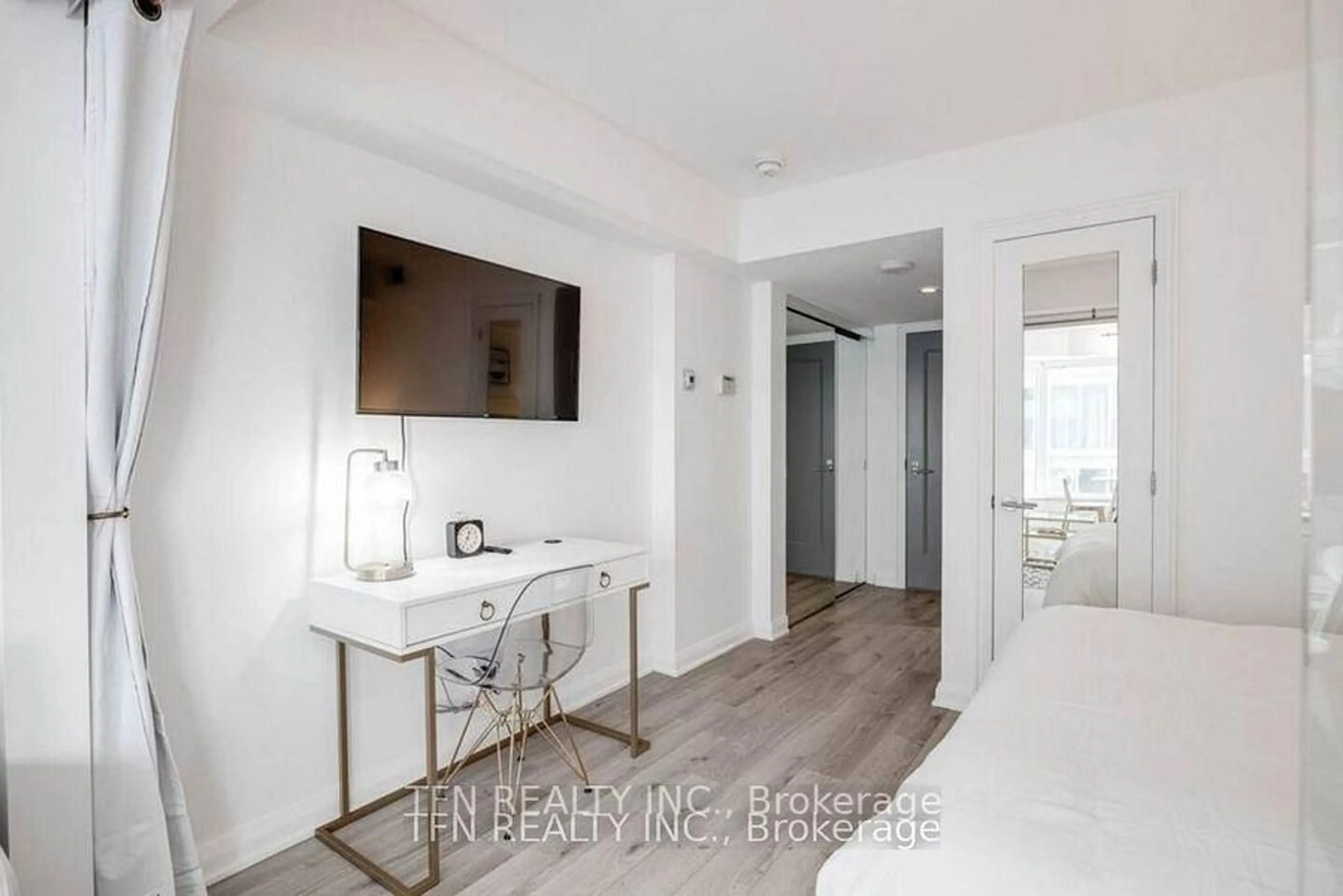 Unknown for 155 Yorkville Ave #2910, Toronto Ontario M5R 0B4