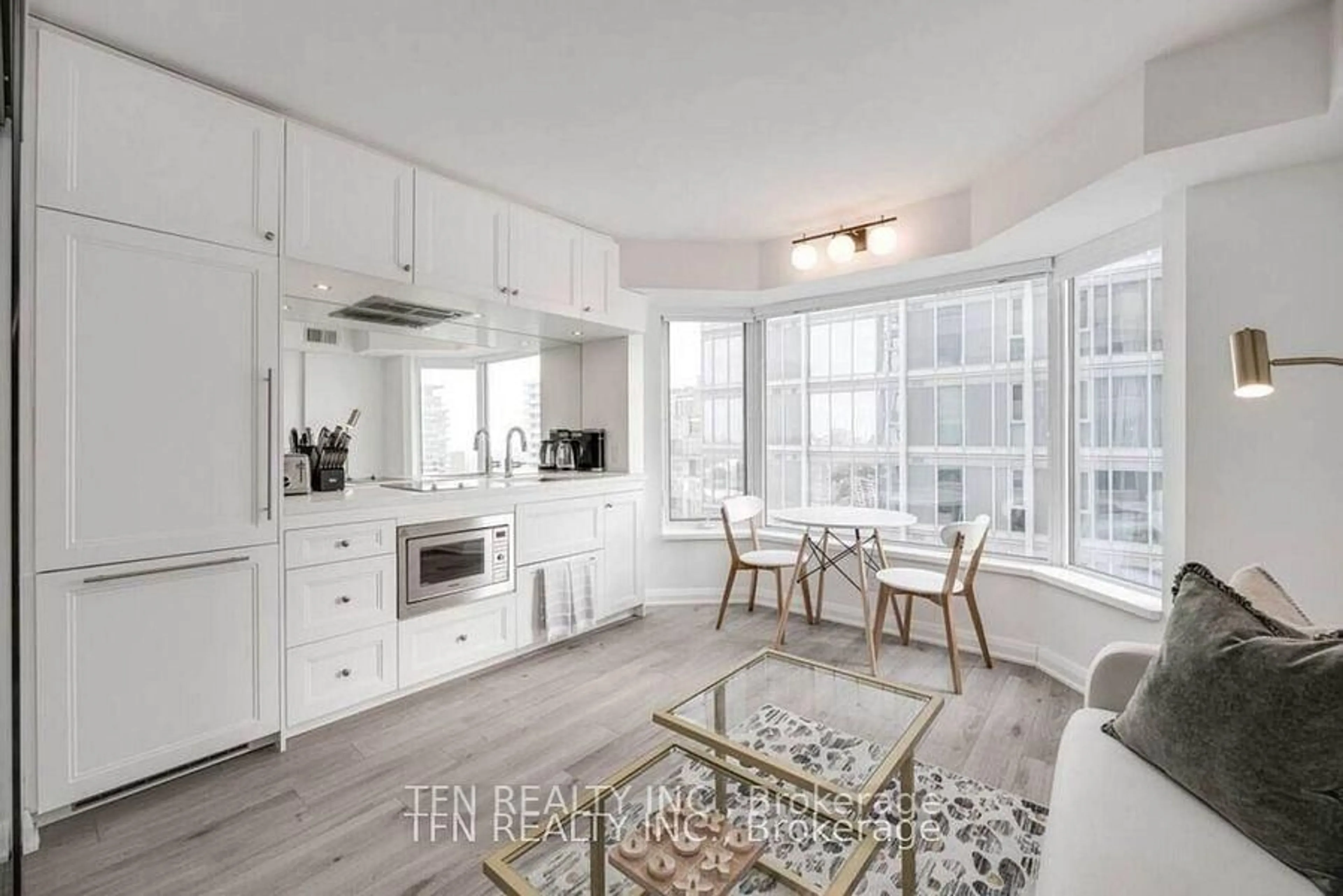 Open concept kitchen, unknown for 155 Yorkville Ave #2910, Toronto Ontario M5R 0B4