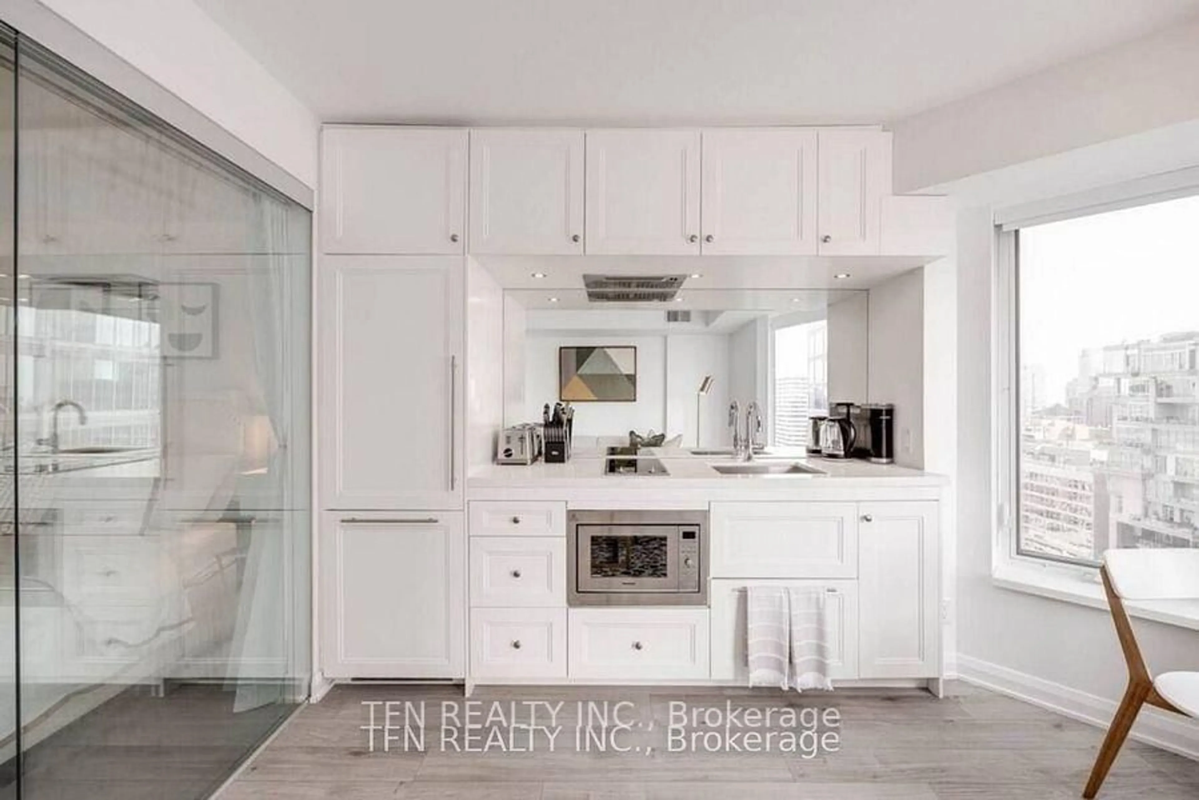 Unknown for 155 Yorkville Ave #2910, Toronto Ontario M5R 0B4