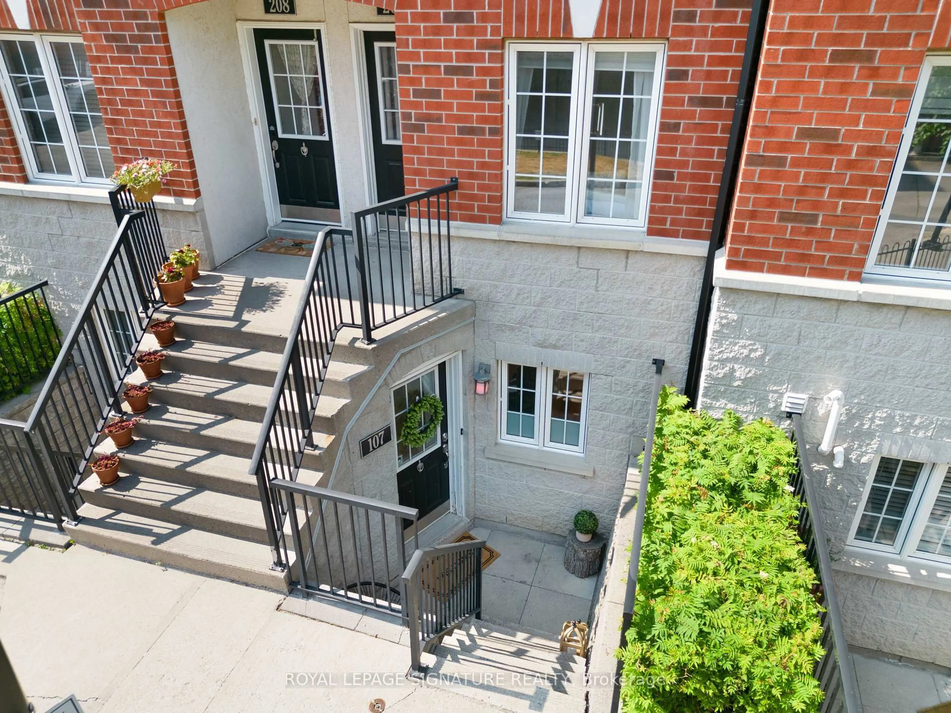 Unknown for 262 St Helens Ave #107, Toronto Ontario M6H 4A4