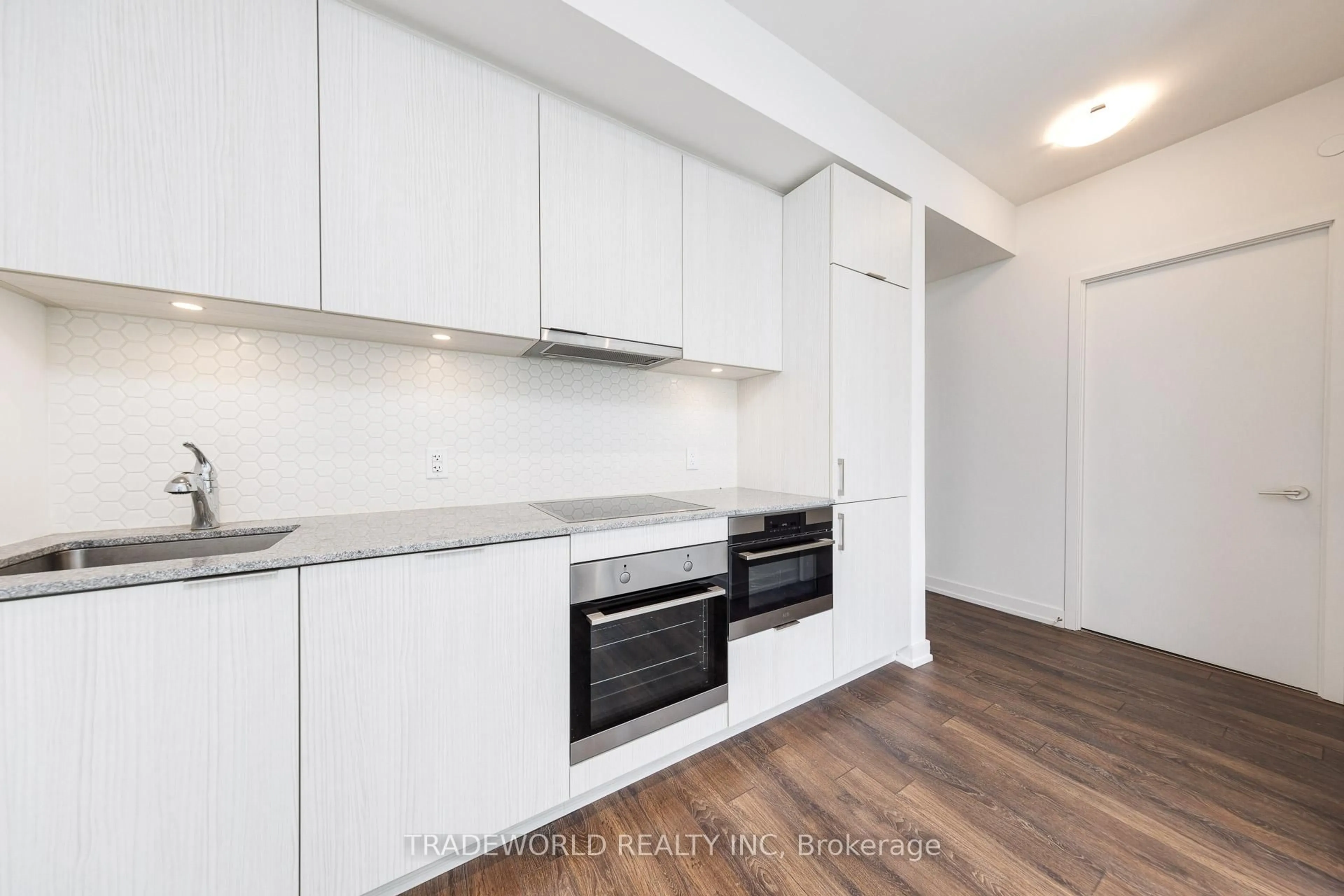 Standard kitchen, unknown for 158 Front St #2015, Toronto Ontario M5A 0K9