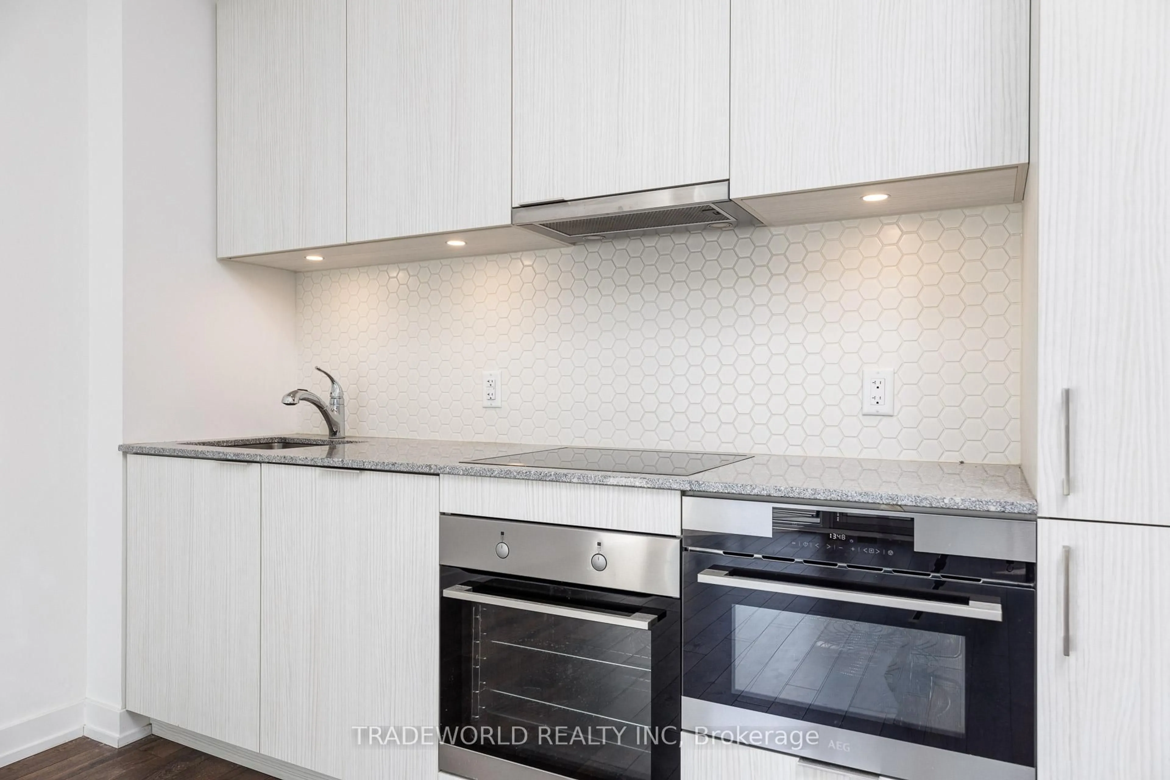 Standard kitchen, unknown for 158 Front St #2015, Toronto Ontario M5A 0K9