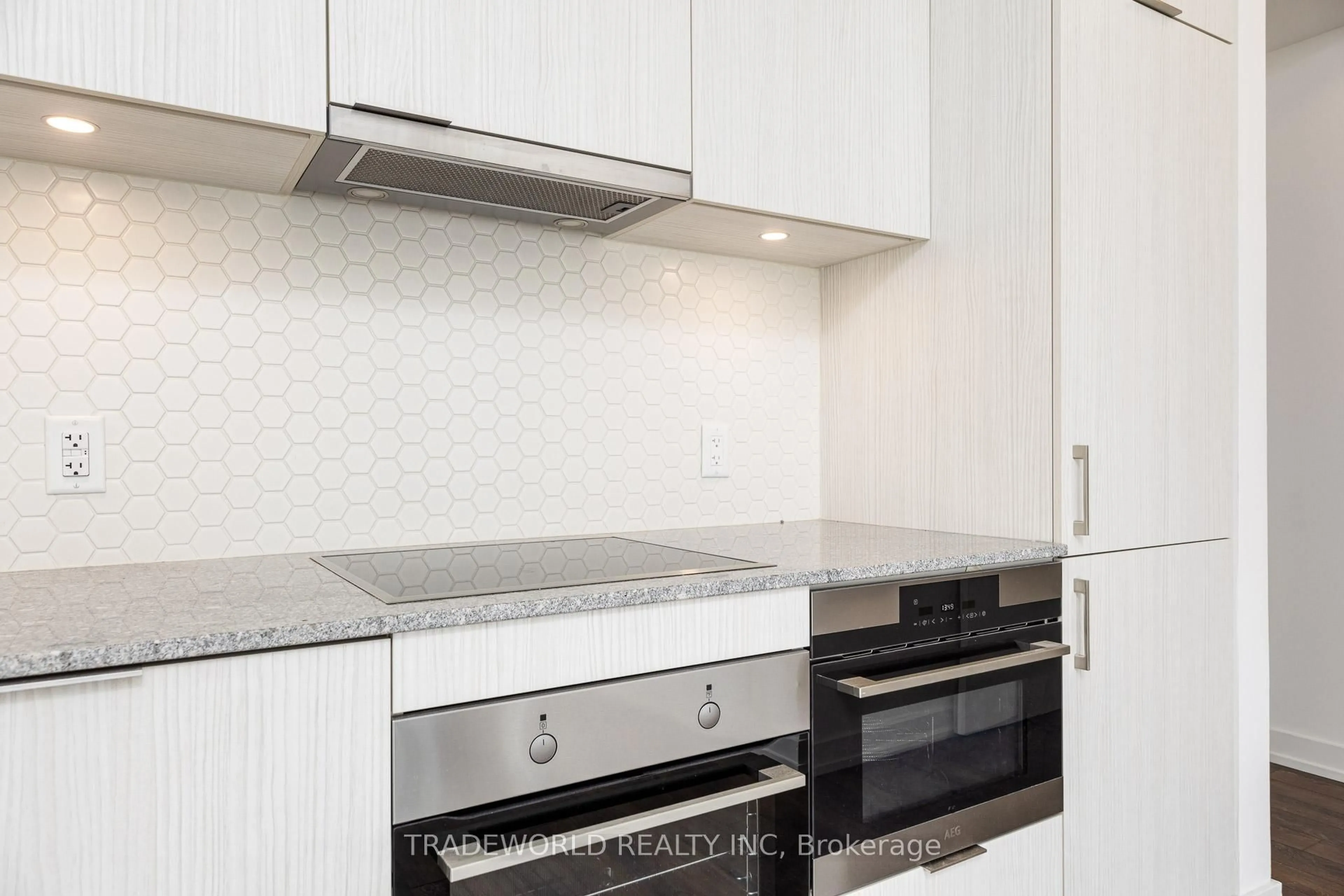 Standard kitchen, unknown for 158 Front St #2015, Toronto Ontario M5A 0K9