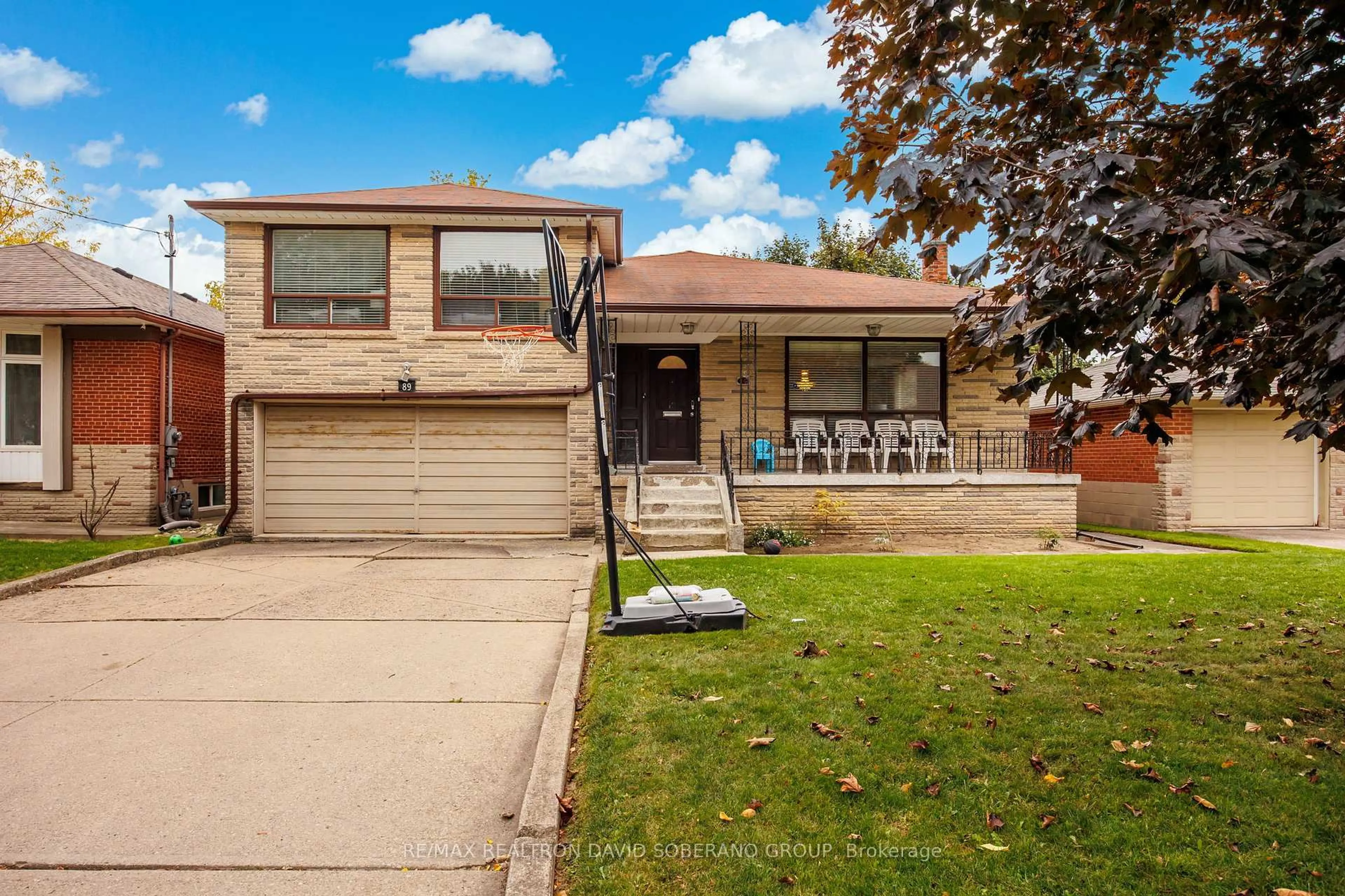 Home with vinyl exterior material, street for 89 Allingham Gardens, Toronto Ontario M3H 1X9
