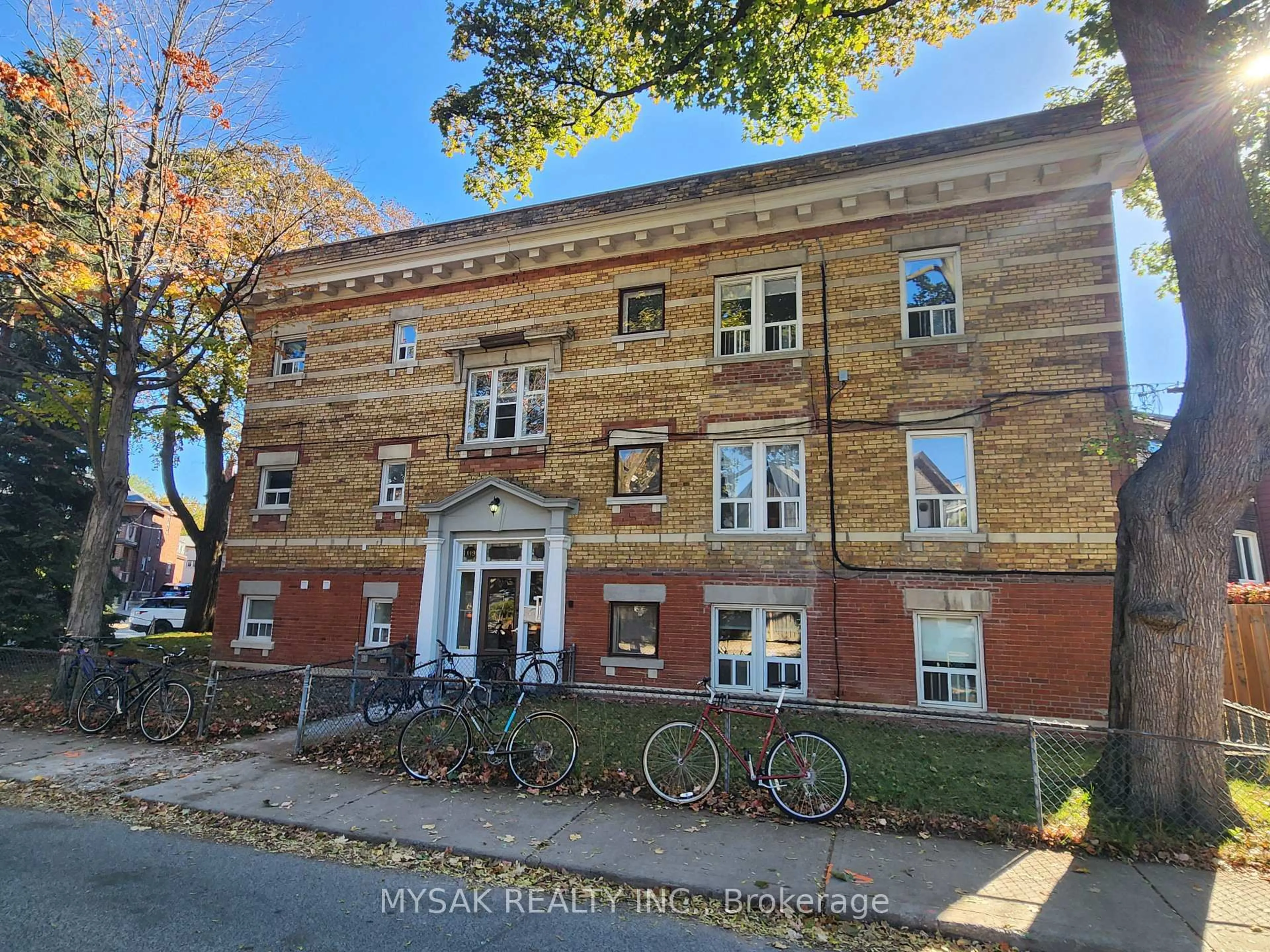 Unknown for 449 Crawford St, Toronto Ontario M6G 3J7