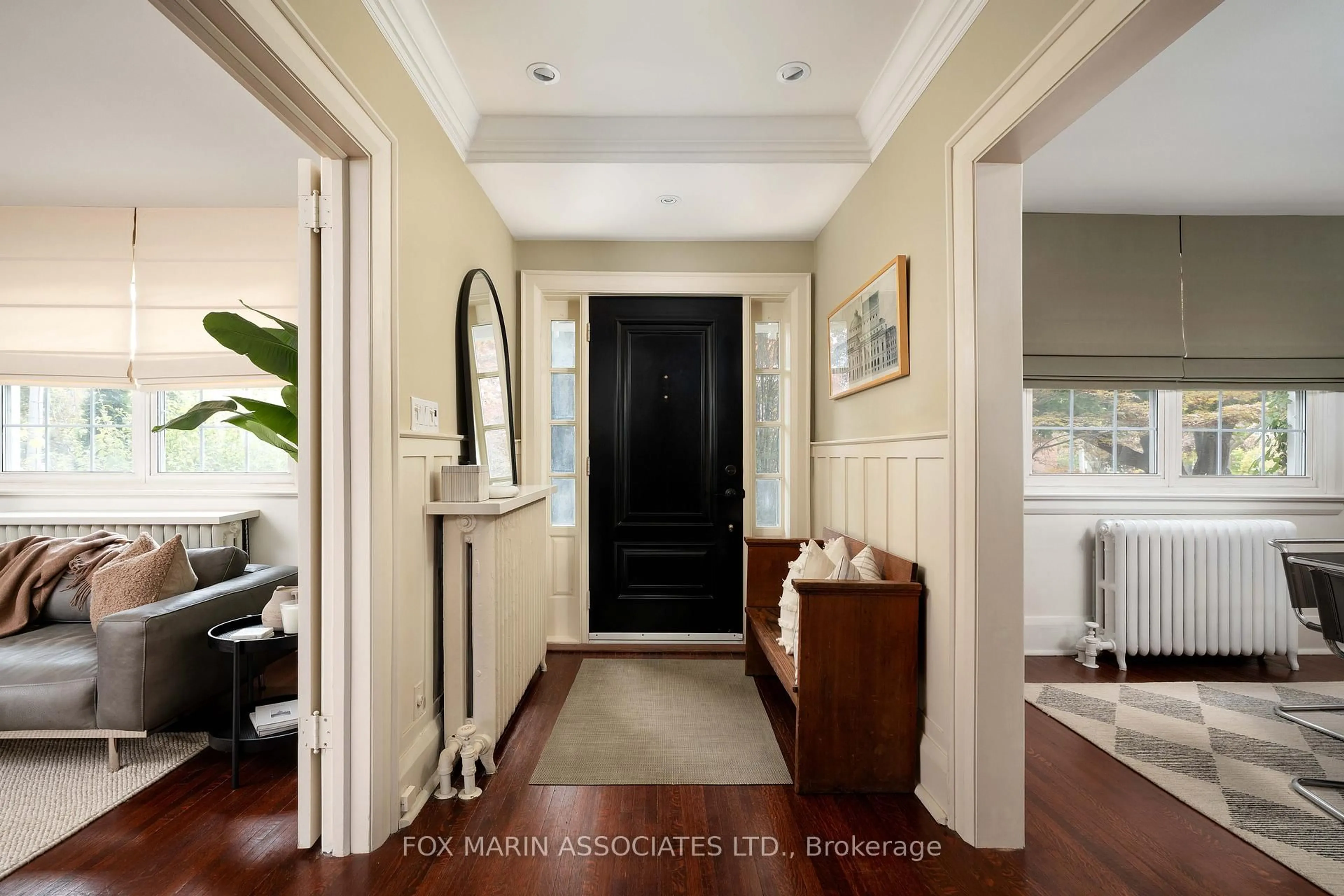 Indoor entryway for 22 Claxton Blvd, Toronto Ontario M6C 1L8