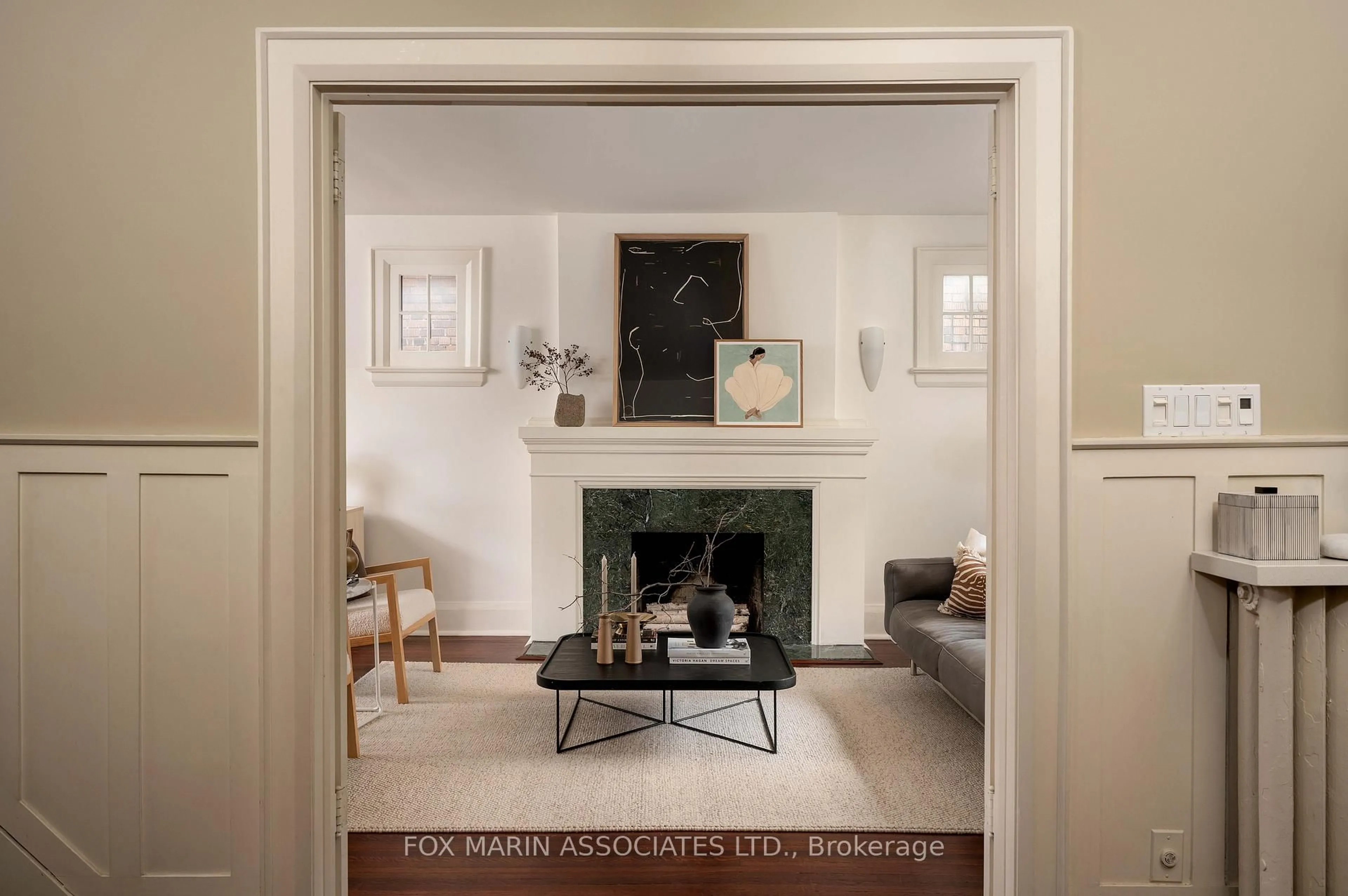 Unknown for 22 Claxton Blvd, Toronto Ontario M6C 1L8