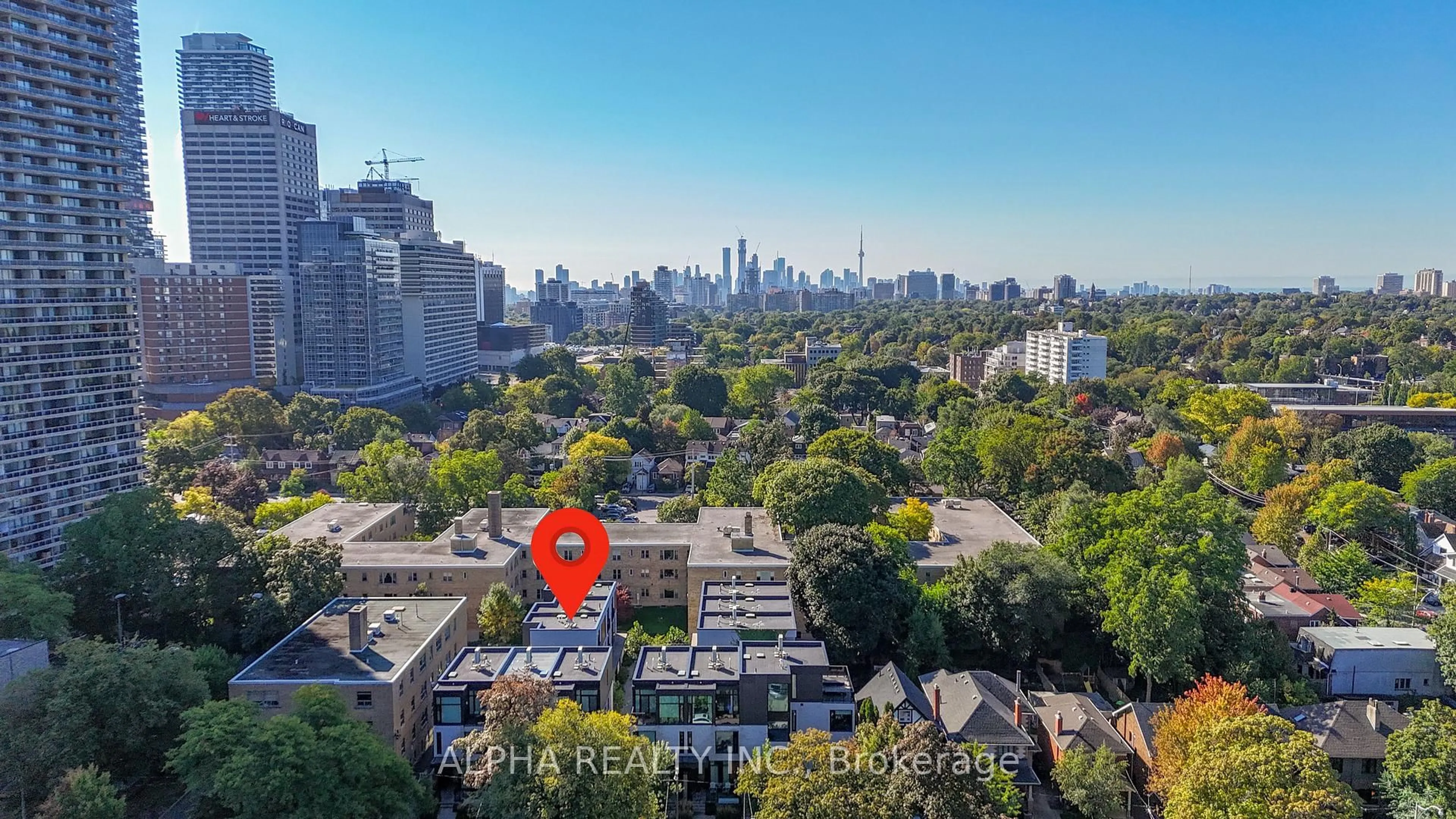 A pic from outside/outdoor area/front of a property/back of a property/a pic from drone, city buildings view from balcony for 123A Roselawn Ave, Toronto Ontario M4R 1E7