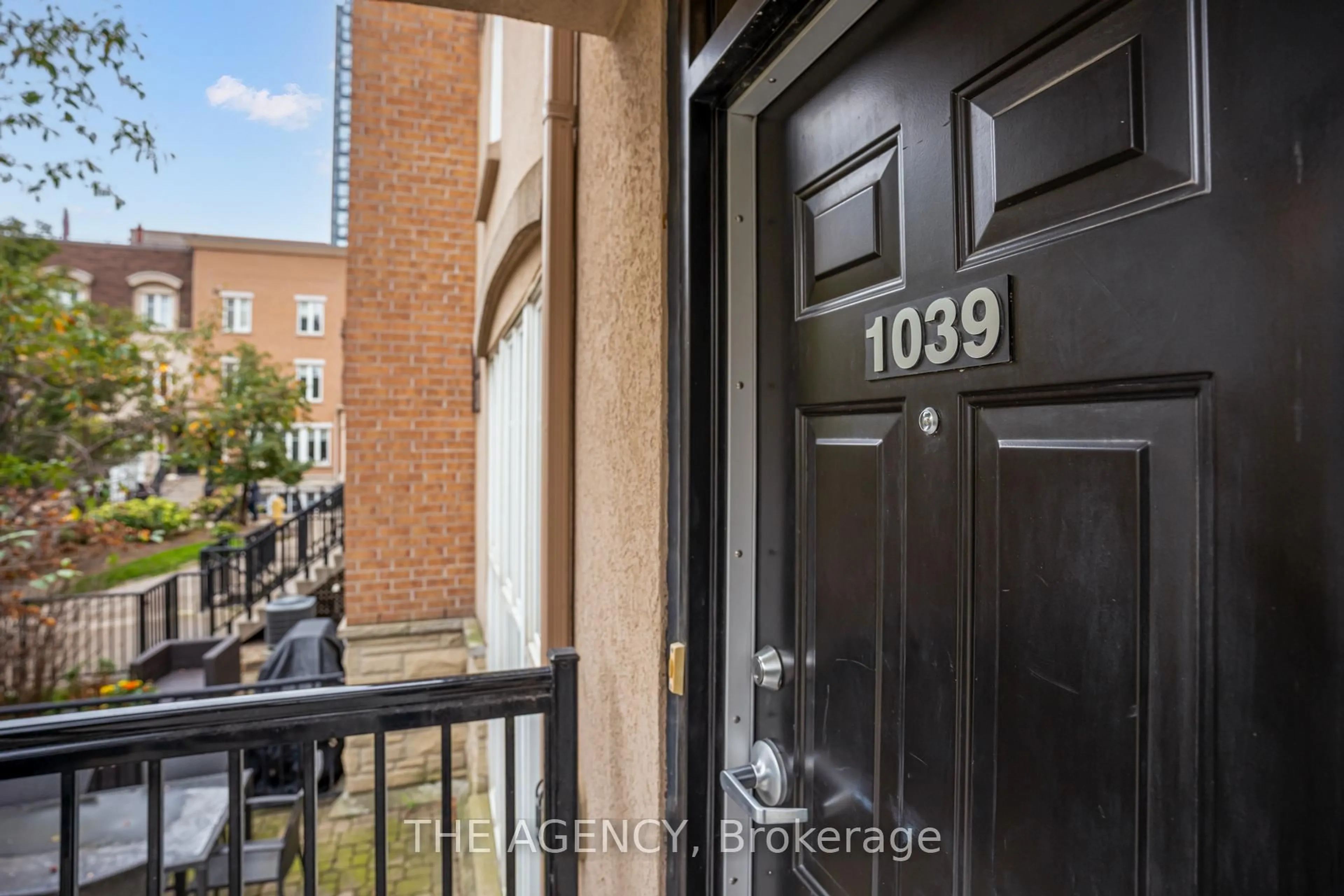 Indoor entryway for 54 East Liberty St #1039, Toronto Ontario M6K 3P3