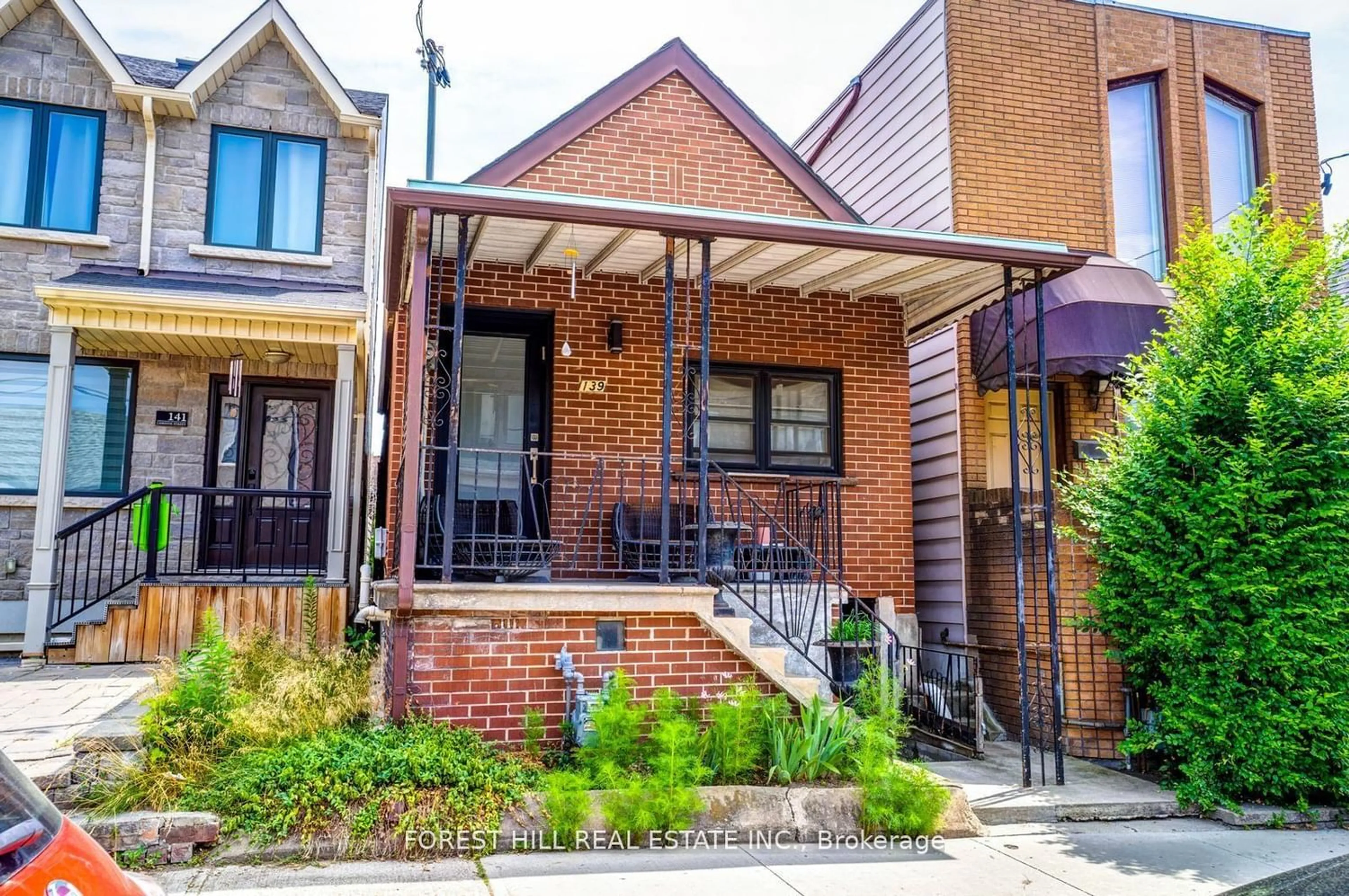 Home with brick exterior material, street for 139 Christie St, Toronto Ontario M6G 3B3