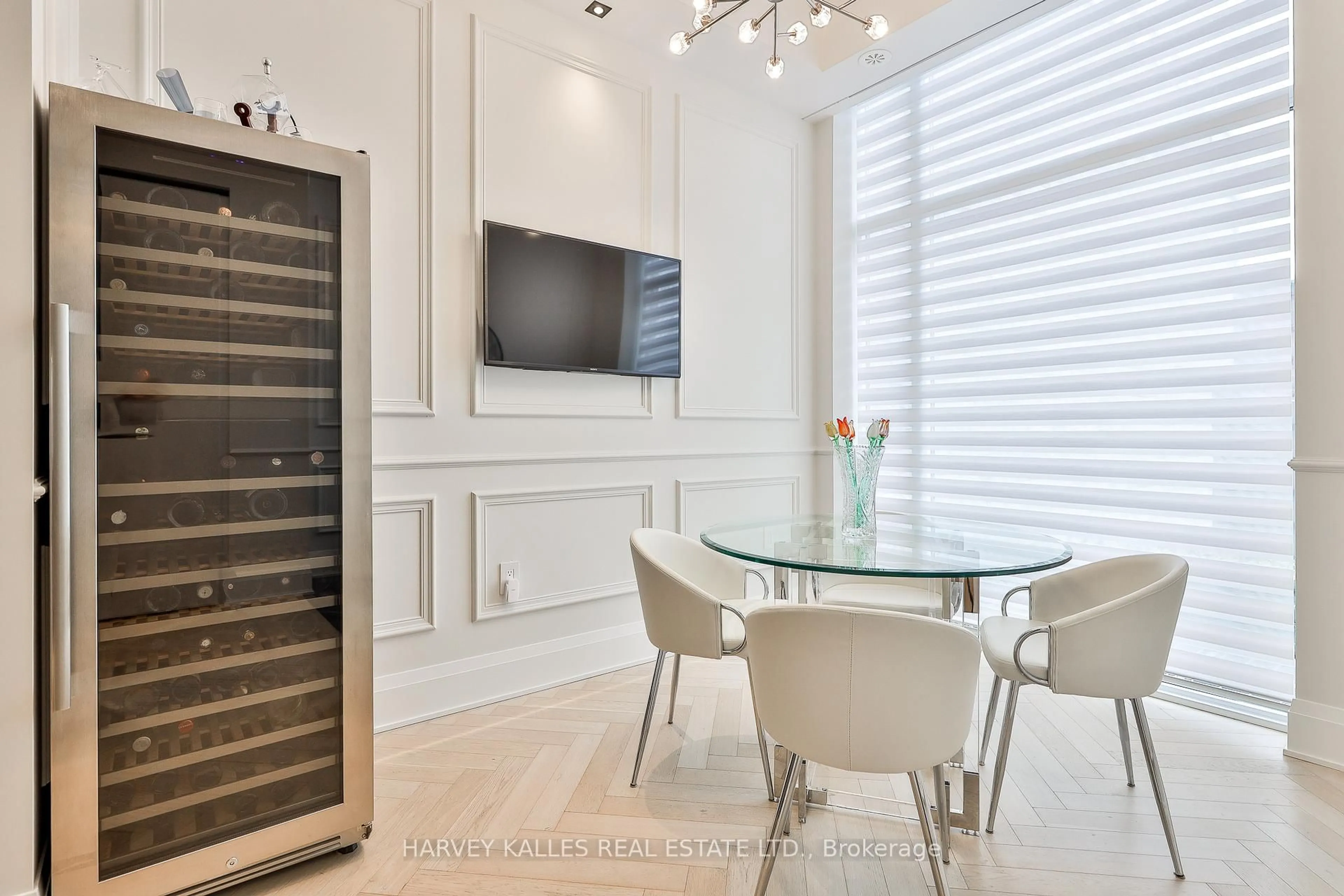 Dining room, ceramic/tile floor for 49 Foxbar Rd, Toronto Ontario M4V 2G5
