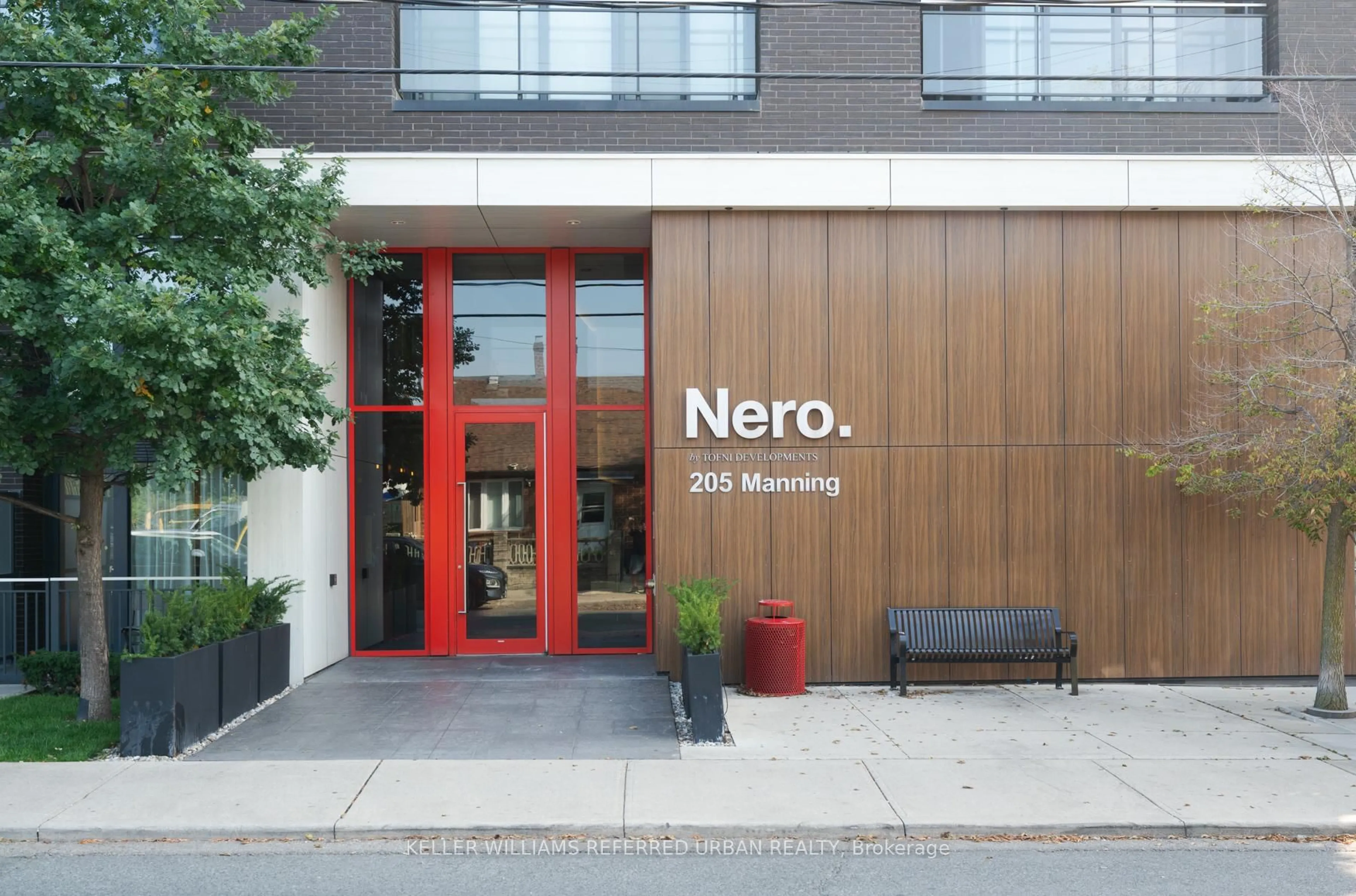 Patio, street for 205 Manning Ave #405, Toronto Ontario M6J 0E2