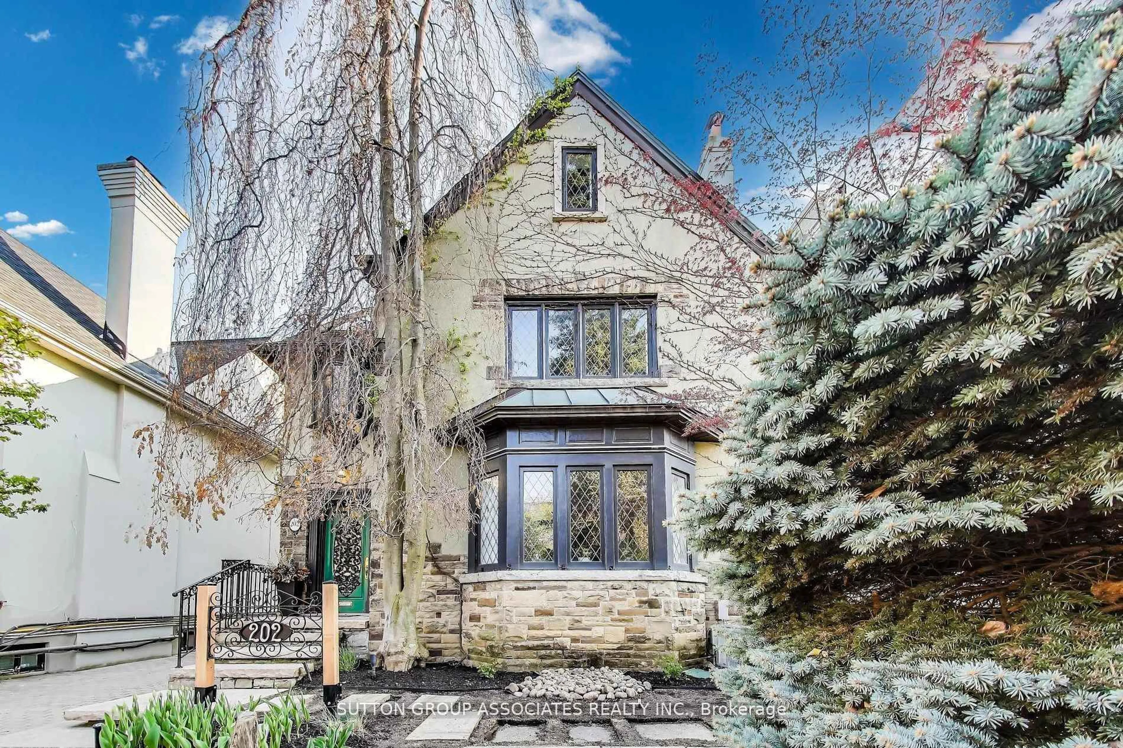 Home with brick exterior material, street for 202 Forest Hill Rd, Toronto Ontario M5P 2N4
