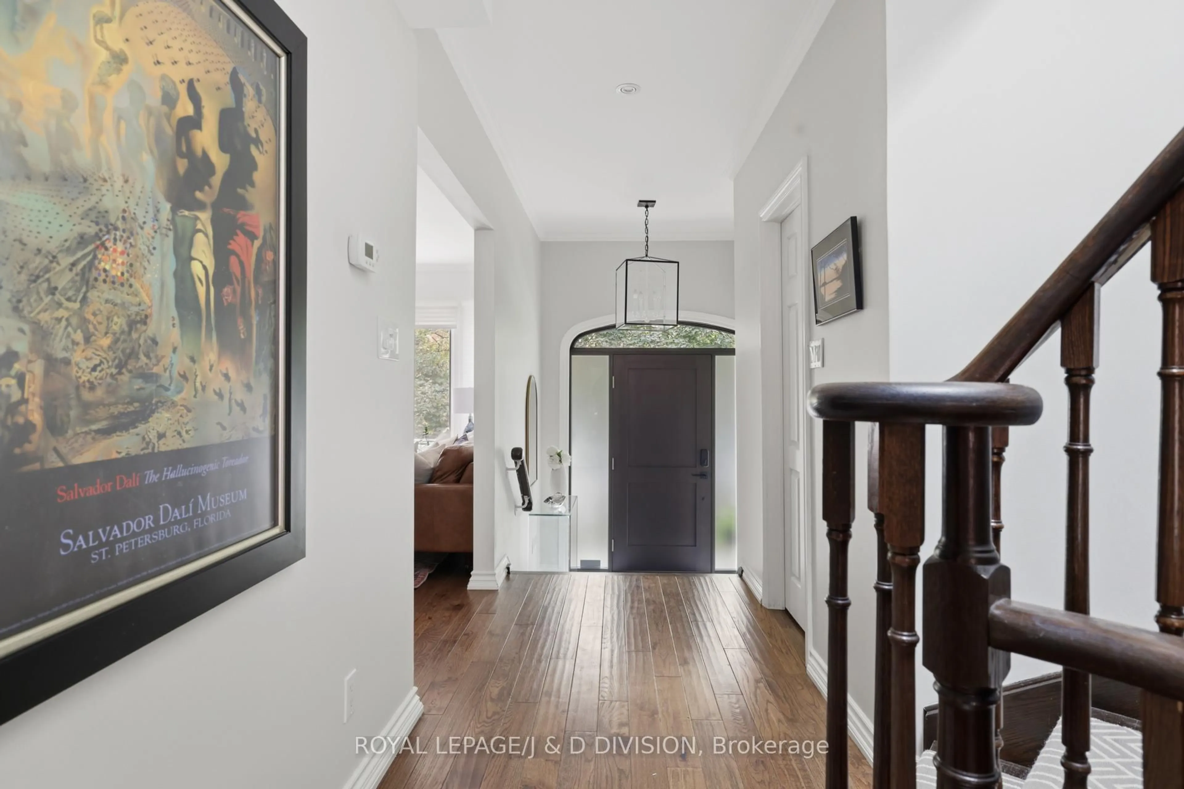Indoor entryway for 198 Glenview Ave, Toronto Ontario M4R 1R3