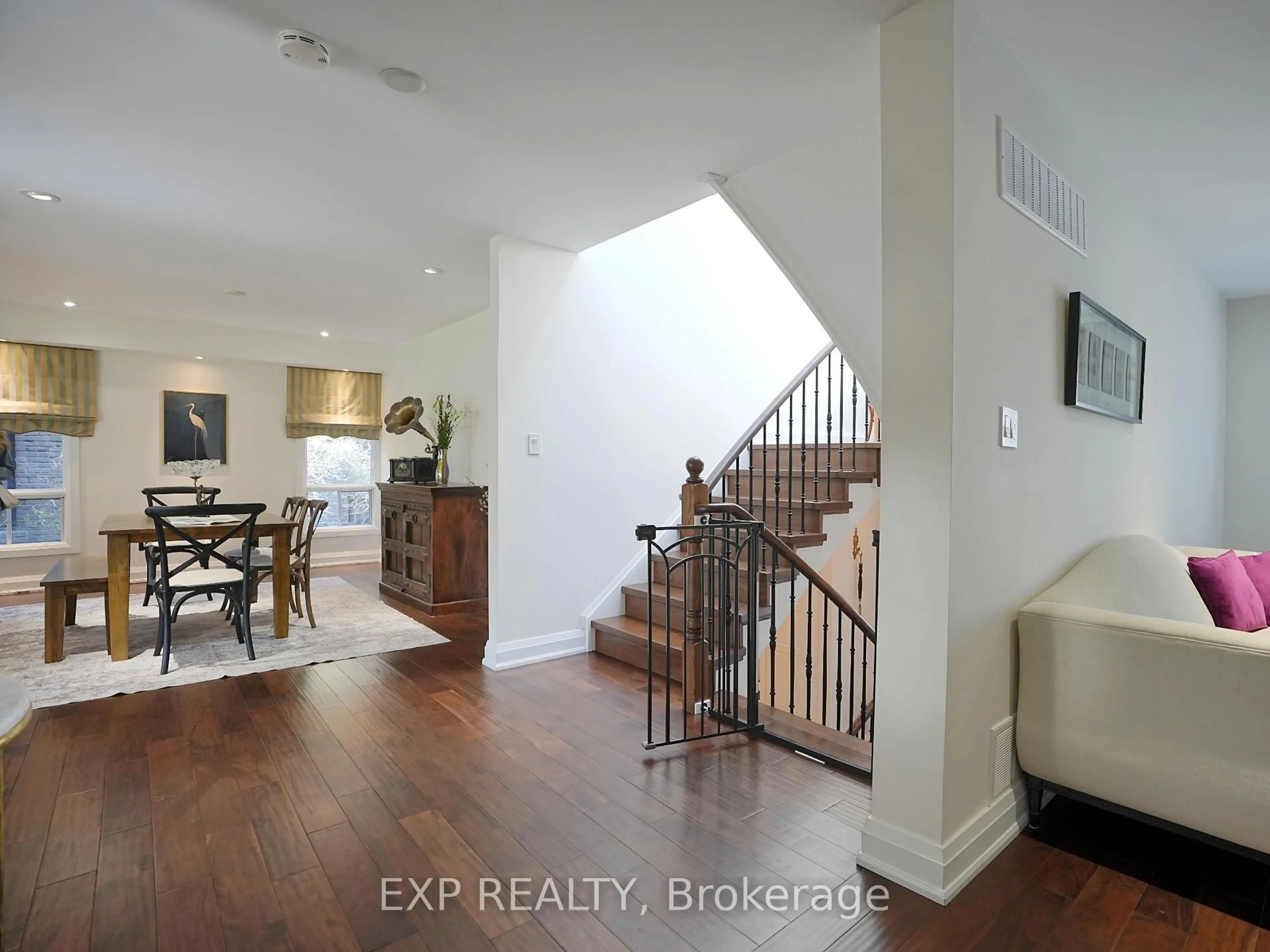 Indoor entryway for 38 Tarbert Rd, Toronto Ontario M2M 2Y2