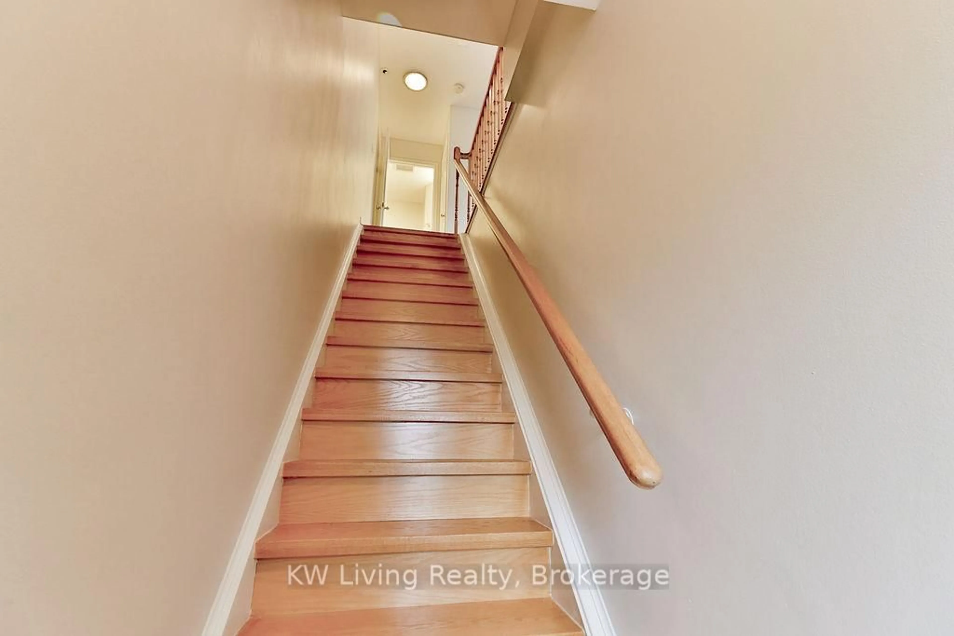 Stairs for 108 Finch Ave #A12, Toronto Ontario M2N 6W6