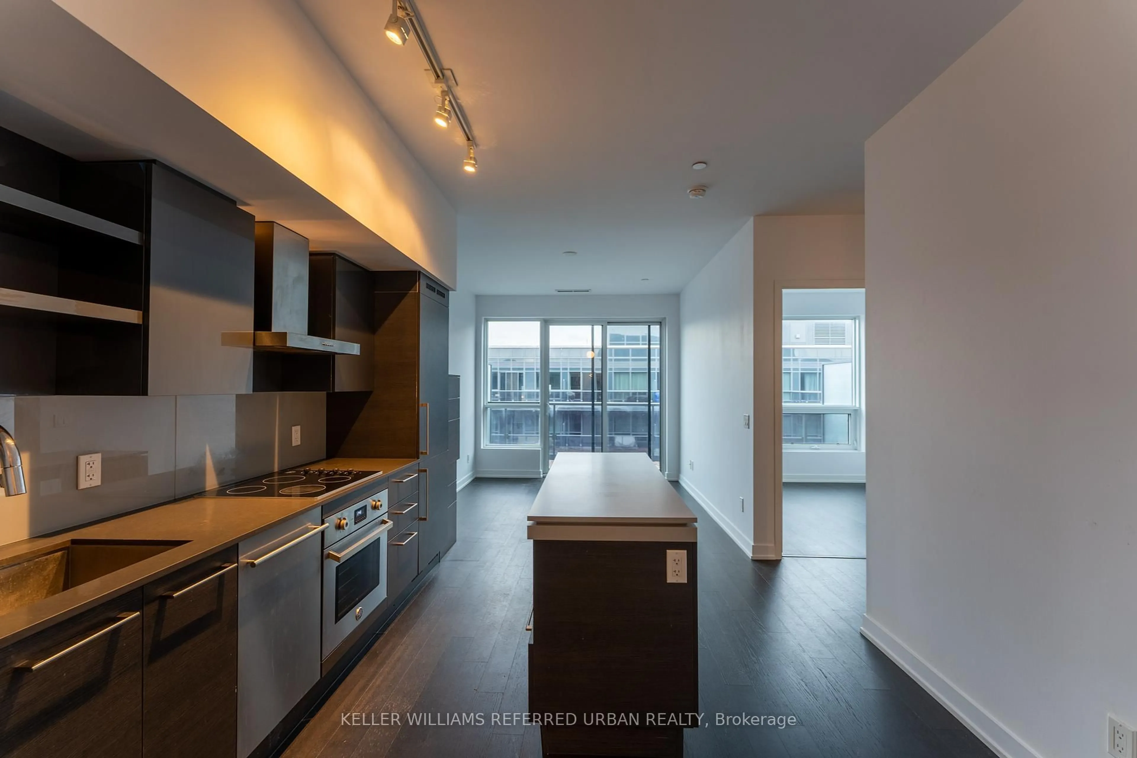 Unknown for 1030 King St #Ph17, Toronto Ontario M6K 3N3