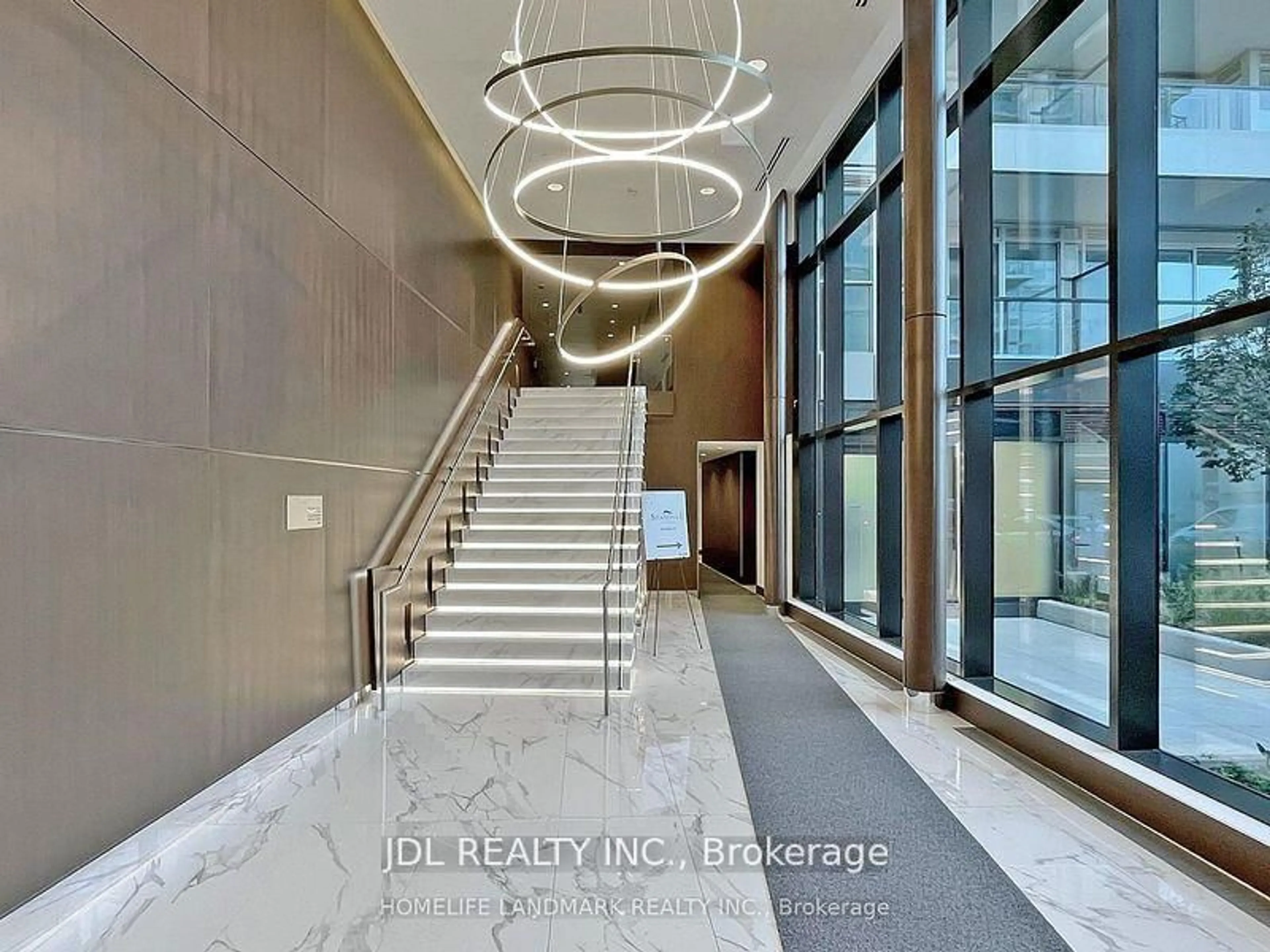 Indoor foyer for 95 McMahon Dr #1910, Toronto Ontario M2K 0H2