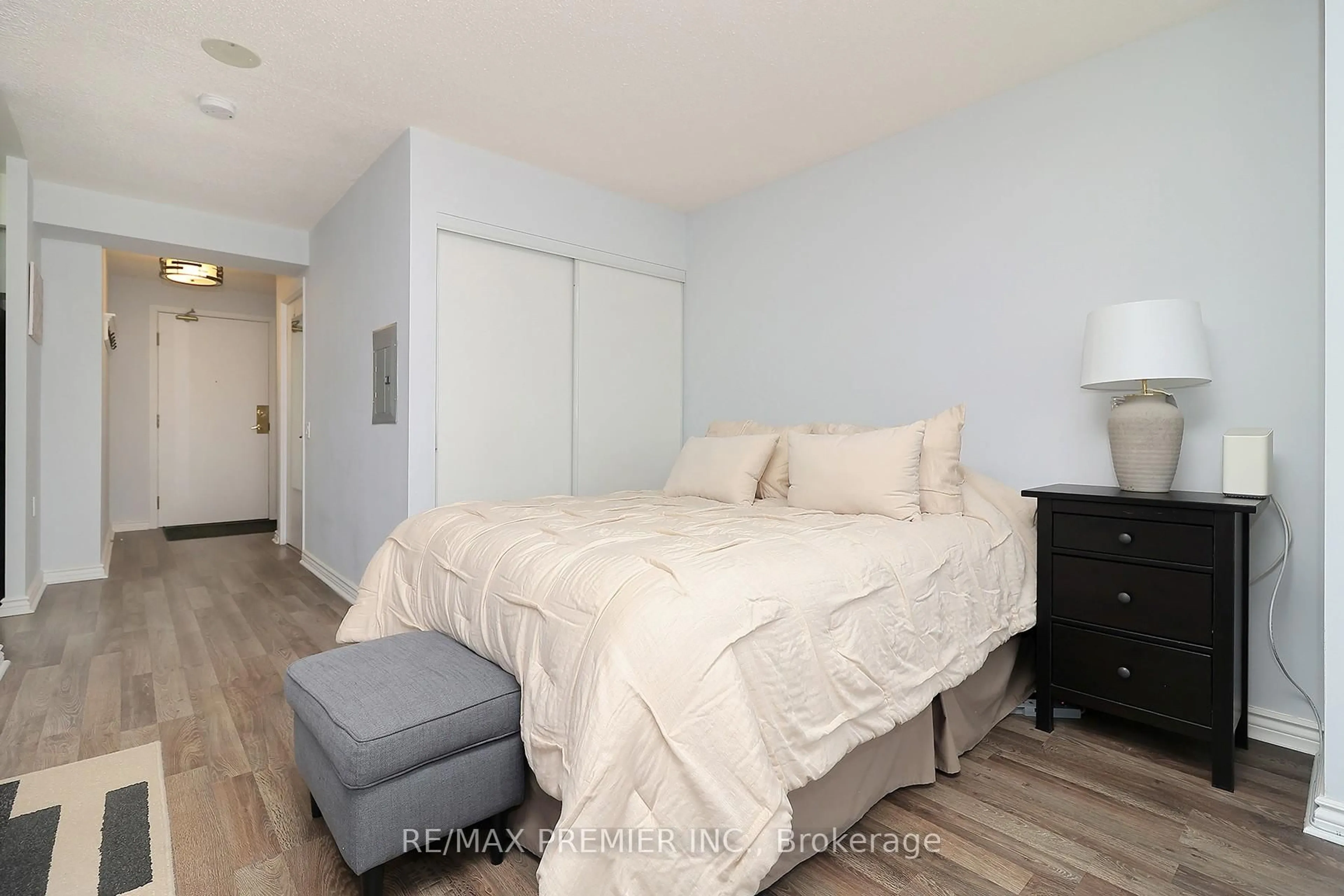 Bedroom with bed, unknown for 650 Lawrence Ave #721, Toronto Ontario M6A 3E8