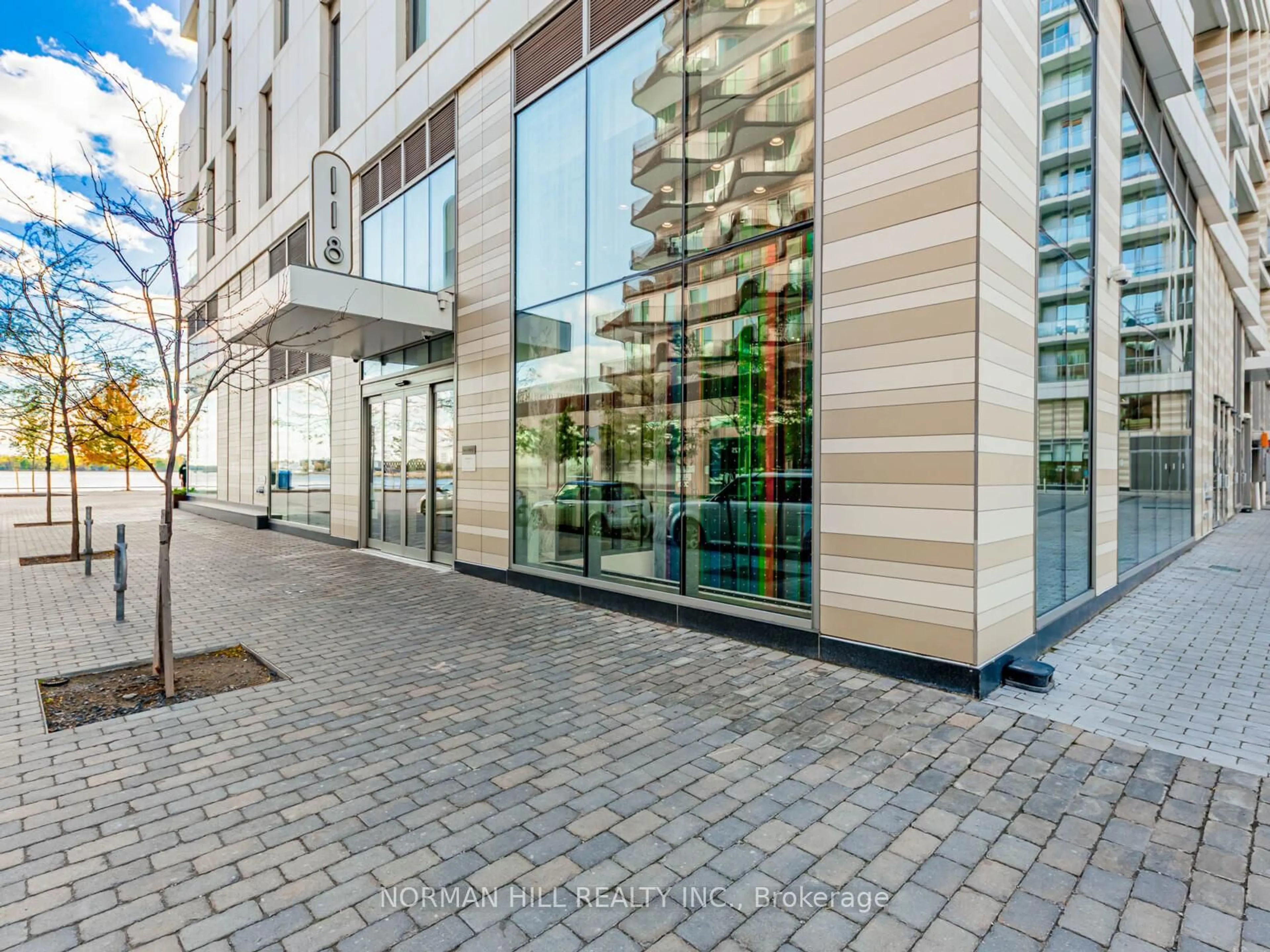 Indoor foyer for 118 Merchants'wharf #813, Toronto Ontario M5A 0L3