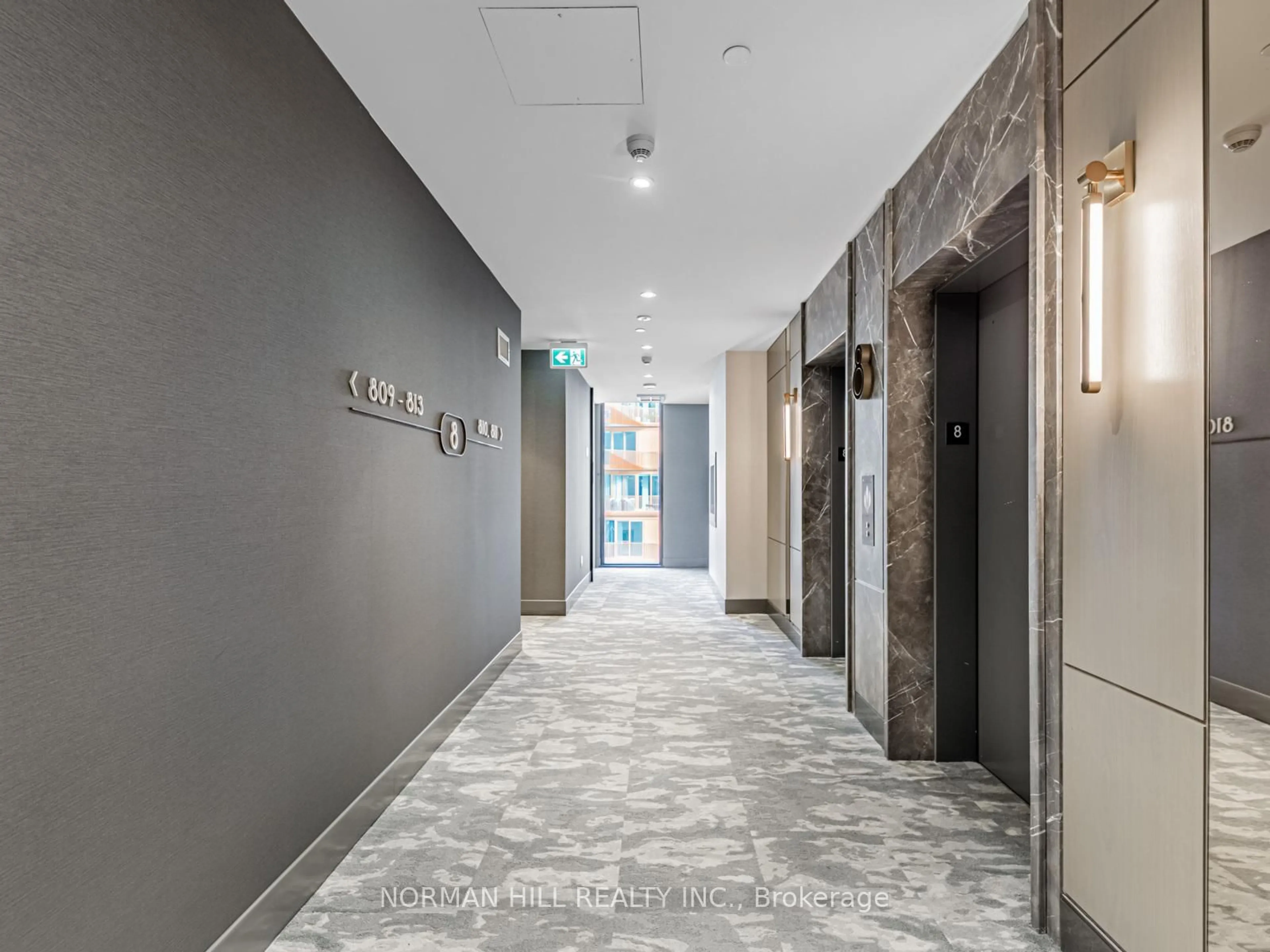 Indoor foyer for 118 Merchants'wharf #813, Toronto Ontario M5A 0L3
