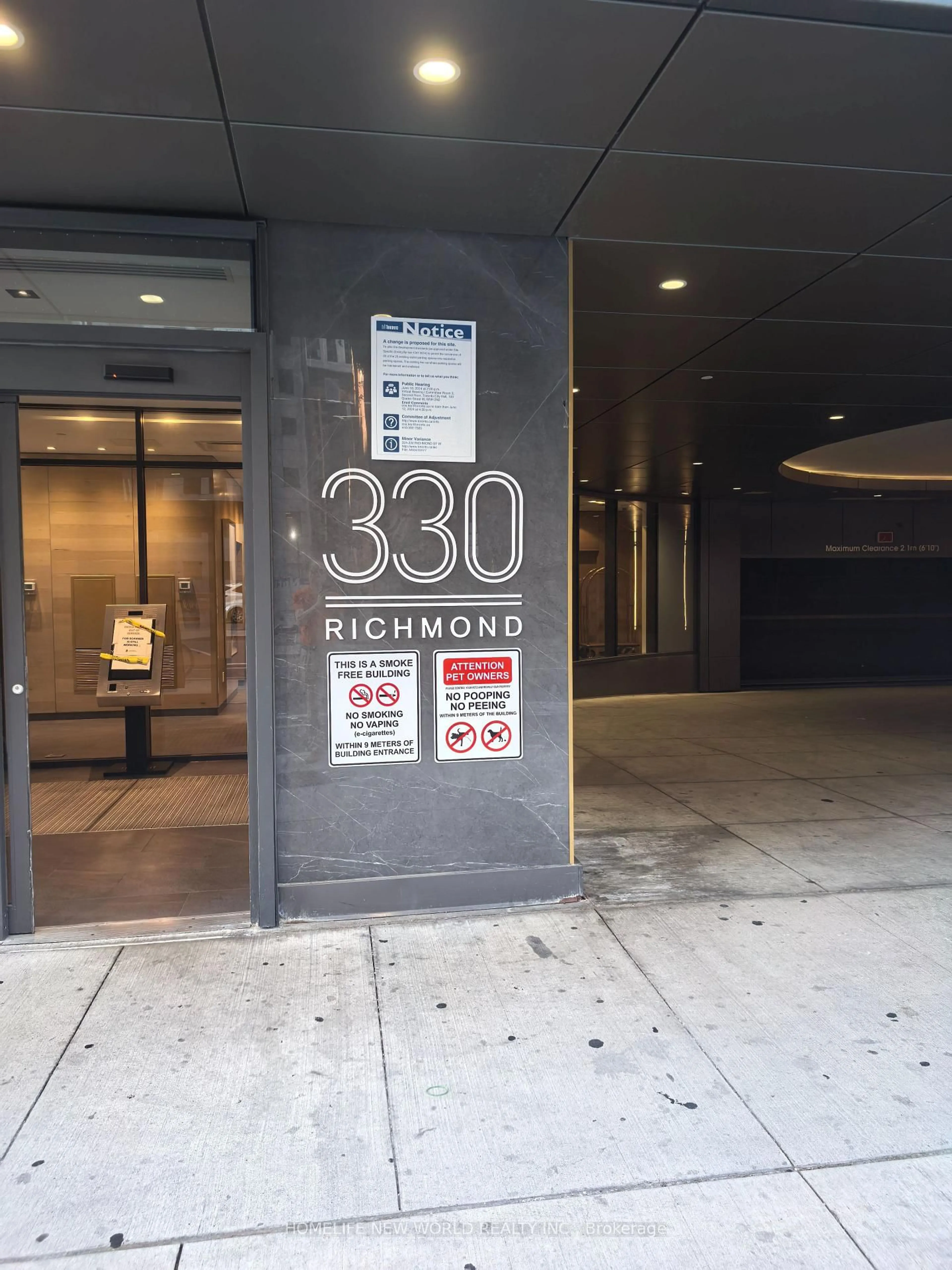 Indoor foyer for 330 Richmond St #605, Toronto Ontario M5V 0M4