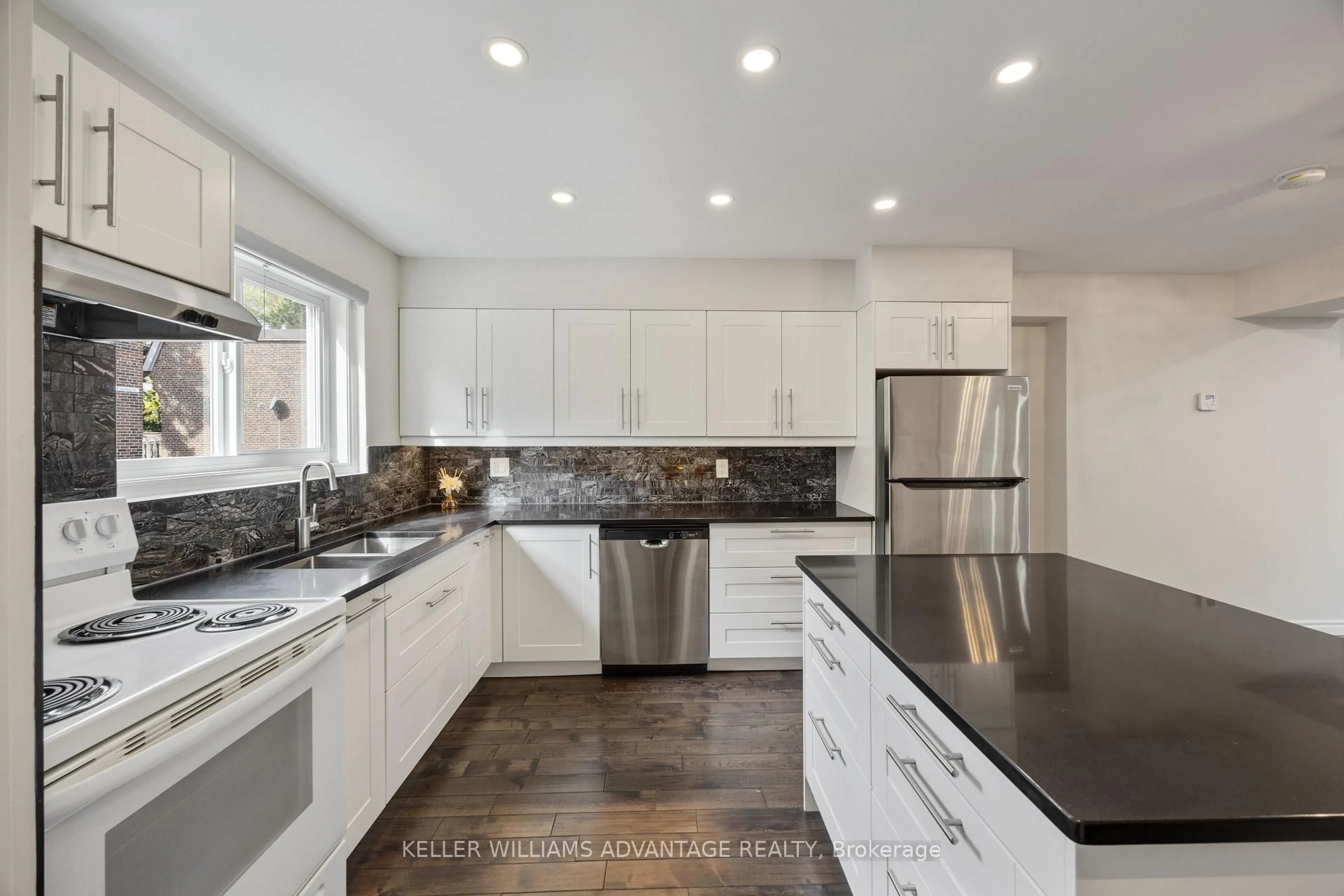 Contemporary kitchen, ceramic/tile floor for 69 Godstone Rd #118, Toronto Ontario M2J 3C8