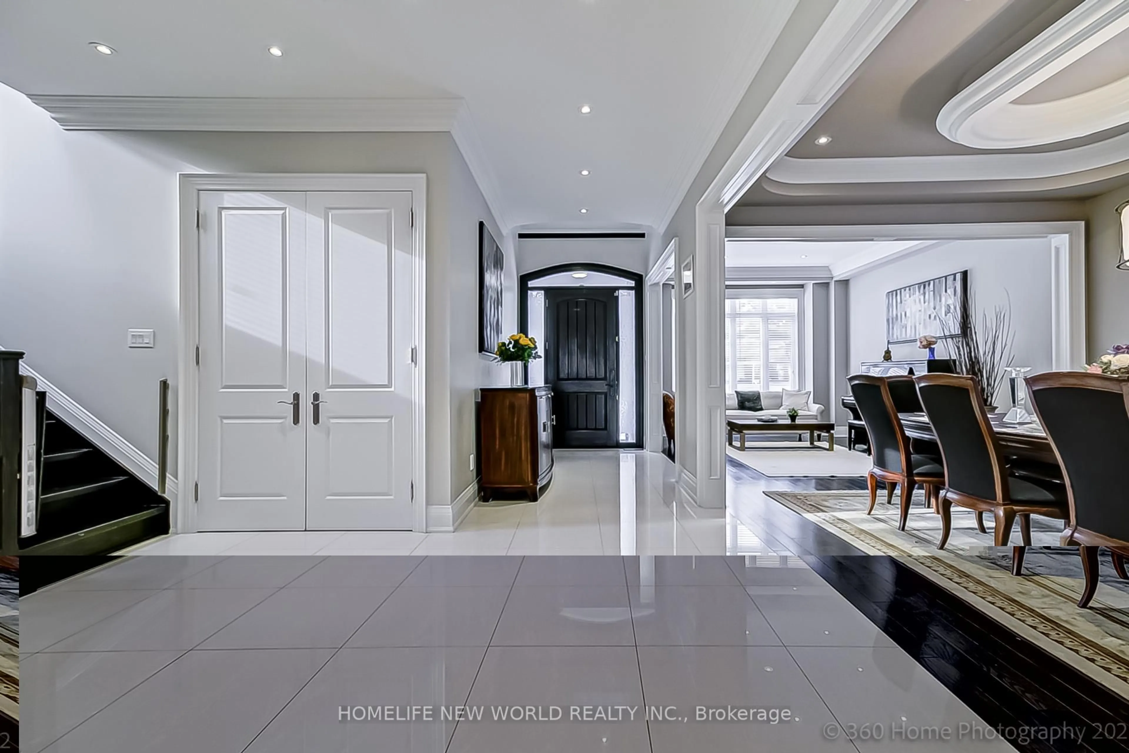 Indoor foyer for 29 Threadneedle Cres, Toronto Ontario M2H 1Z5