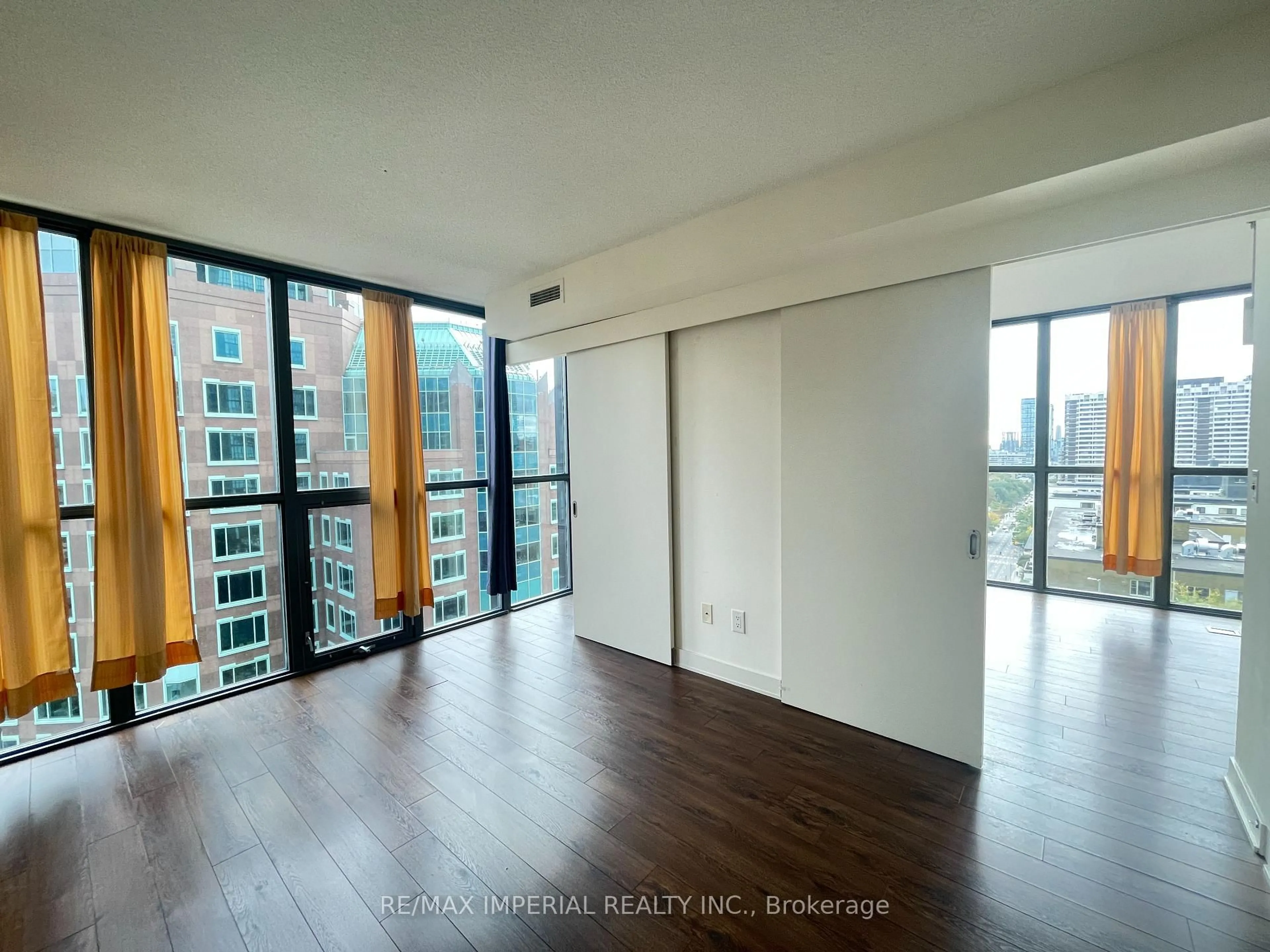 A pic of a room for 110 Charles St #1602, Toronto Ontario M4Y 1T5