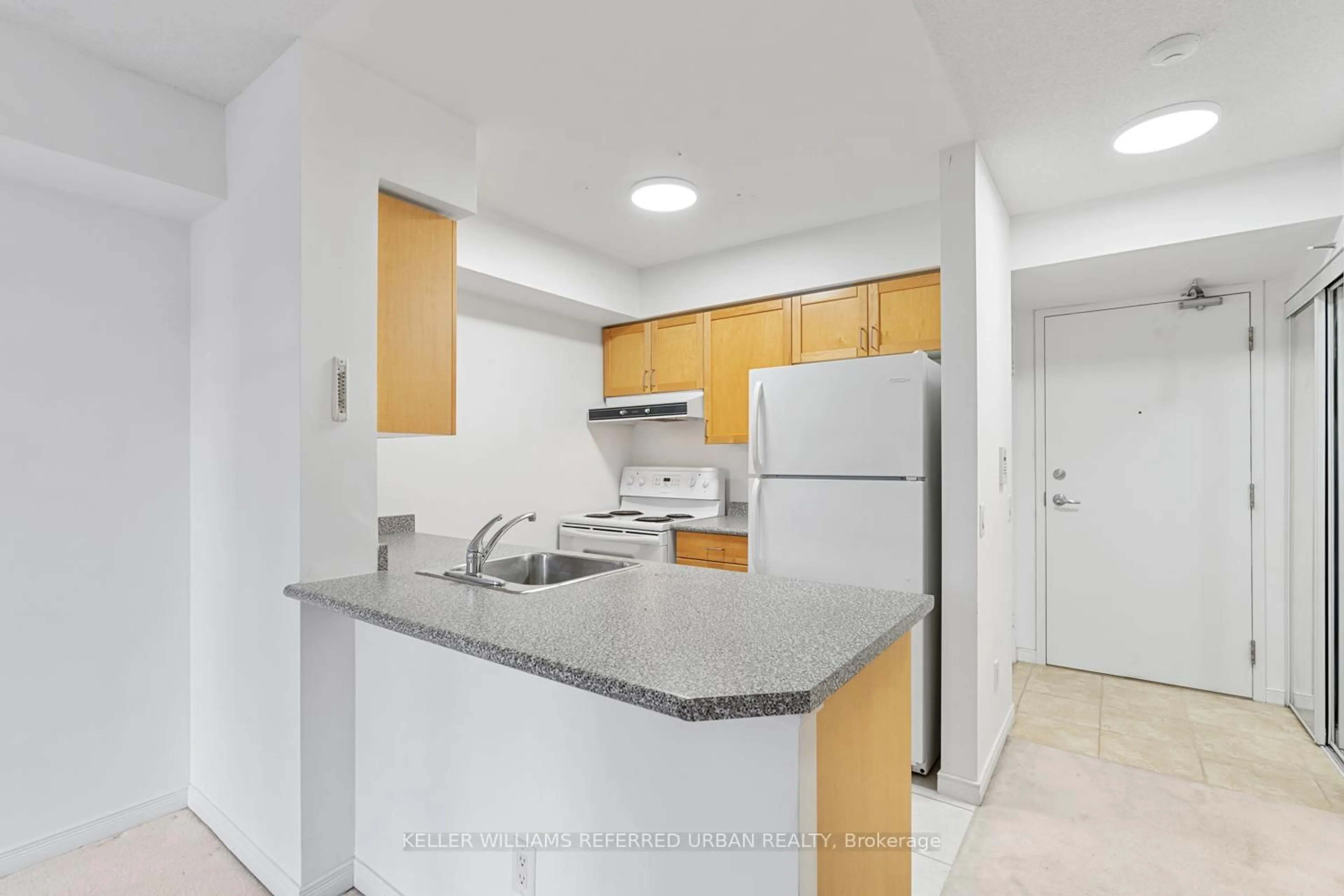 Standard kitchen, unknown for 155 Beecroft Rd #1002, Toronto Ontario M2N 7C6