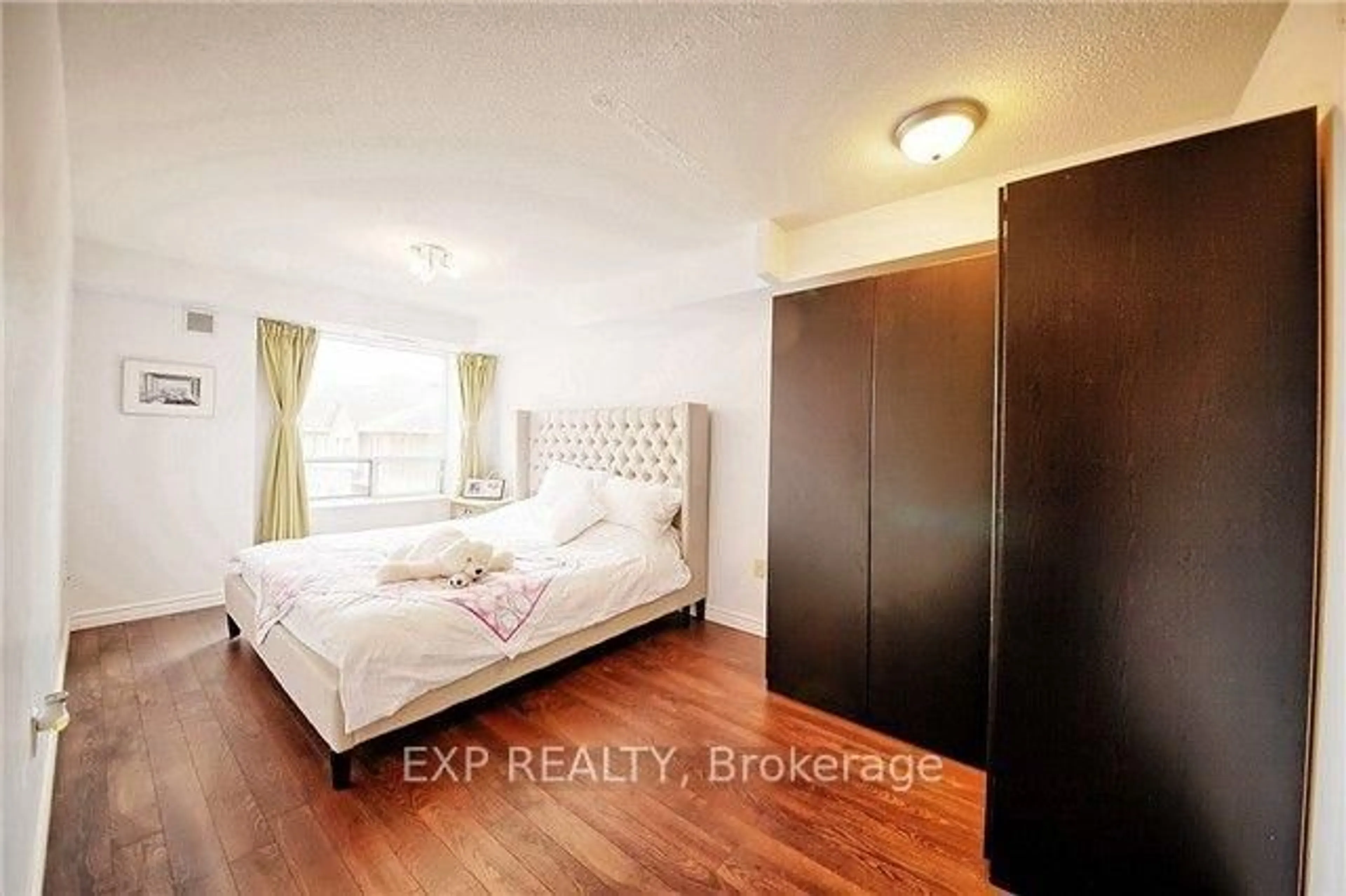 Bedroom with bed, wood/laminate floor for 88 Grandview Way #508, Toronto Ontario M2N 6V6