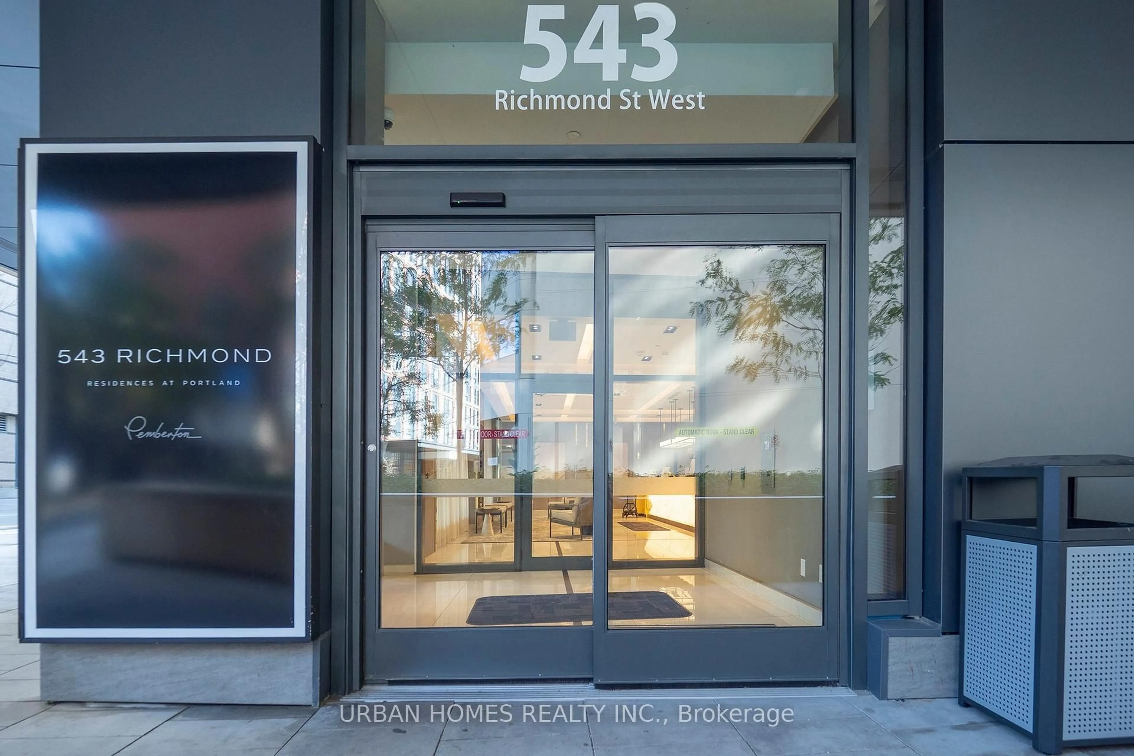 Indoor foyer for 543 Richmond St #737, Toronto Ontario M5V 0W9