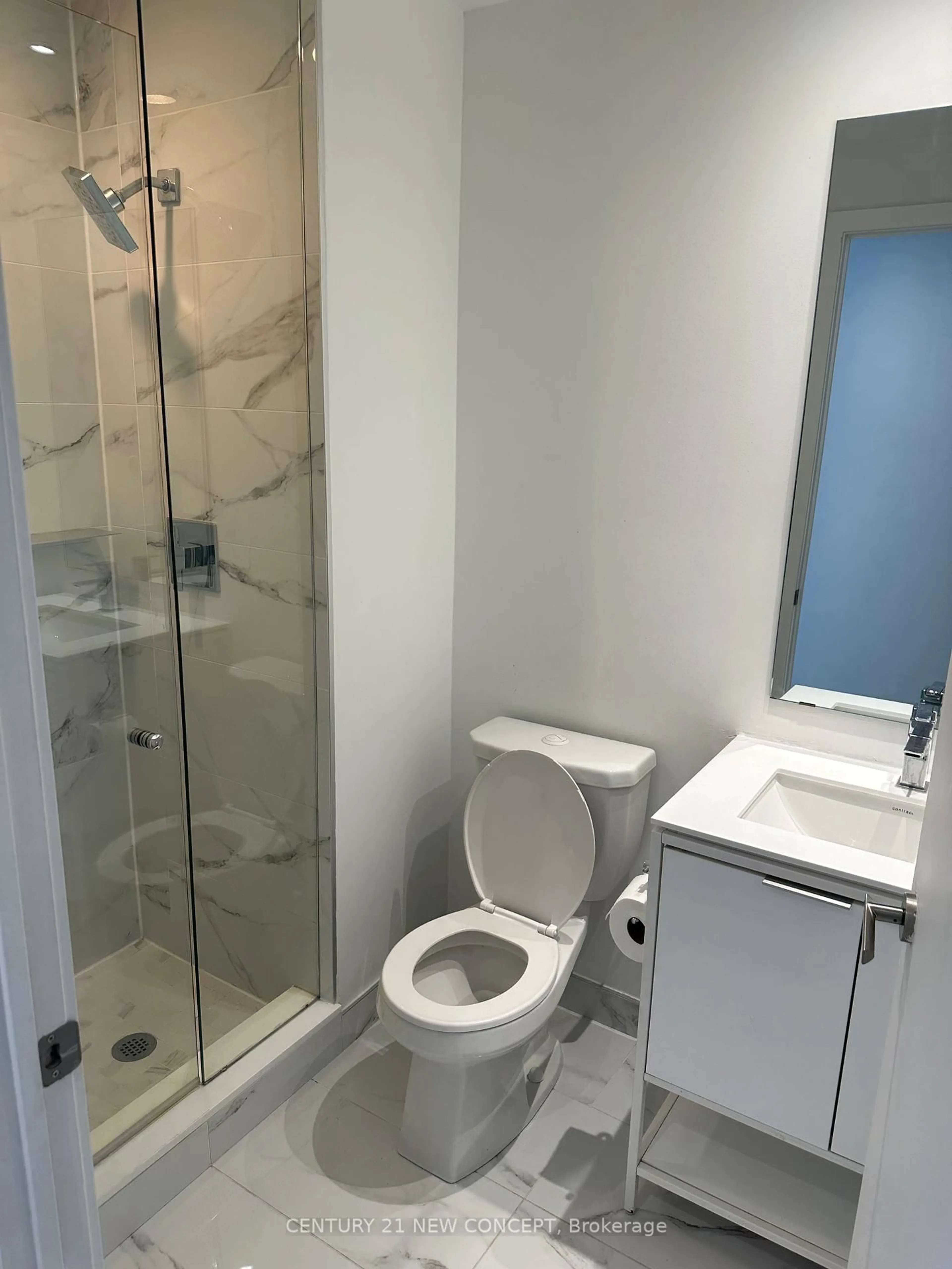 Standard bathroom, ceramic/tile floor for 77 Shuter St. St #2913, Toronto Ontario M5B 0B8