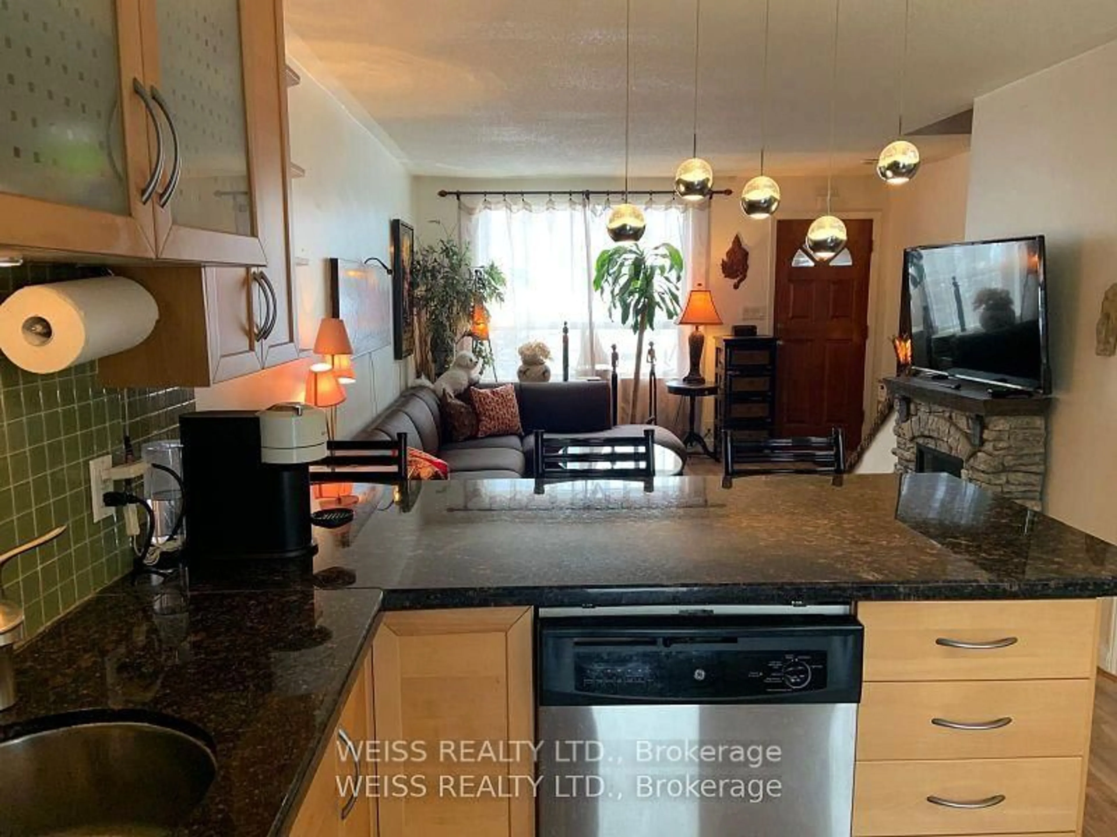 Open concept kitchen, unknown for 3 Khedive Ave, Toronto Ontario M6A 2G1