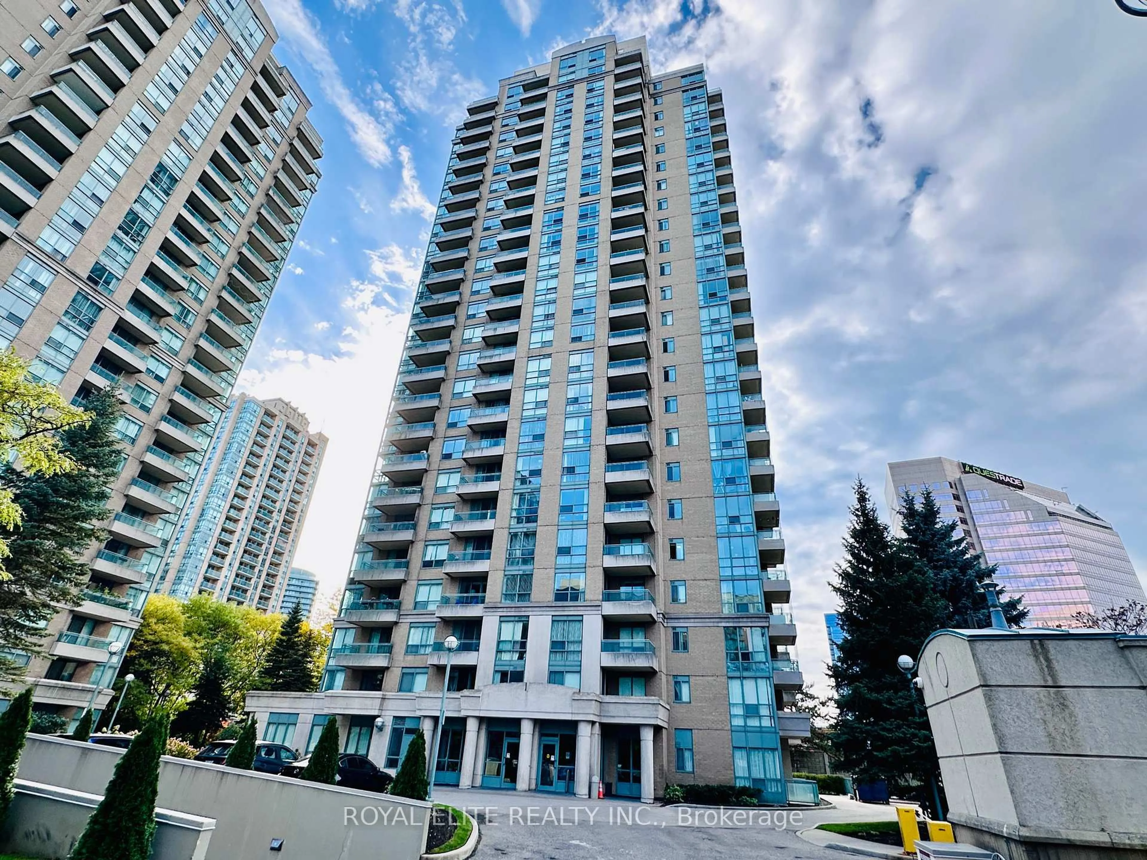 A pic from outside/outdoor area/front of a property/back of a property/a pic from drone, building for 1 Pemberton Ave #2001, Toronto Ontario M2M 4L9
