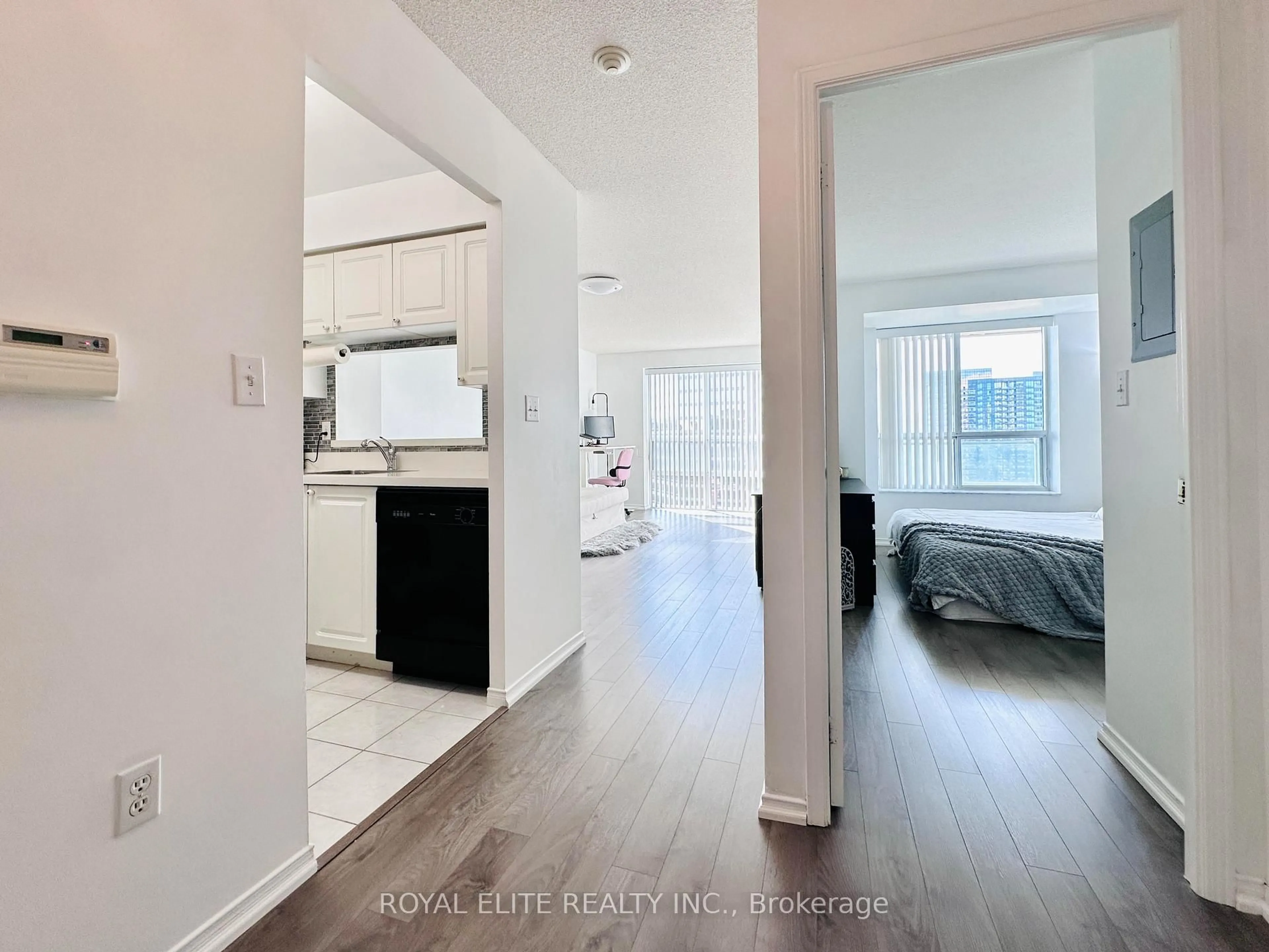 A pic of a room for 1 Pemberton Ave #2001, Toronto Ontario M2M 4L9