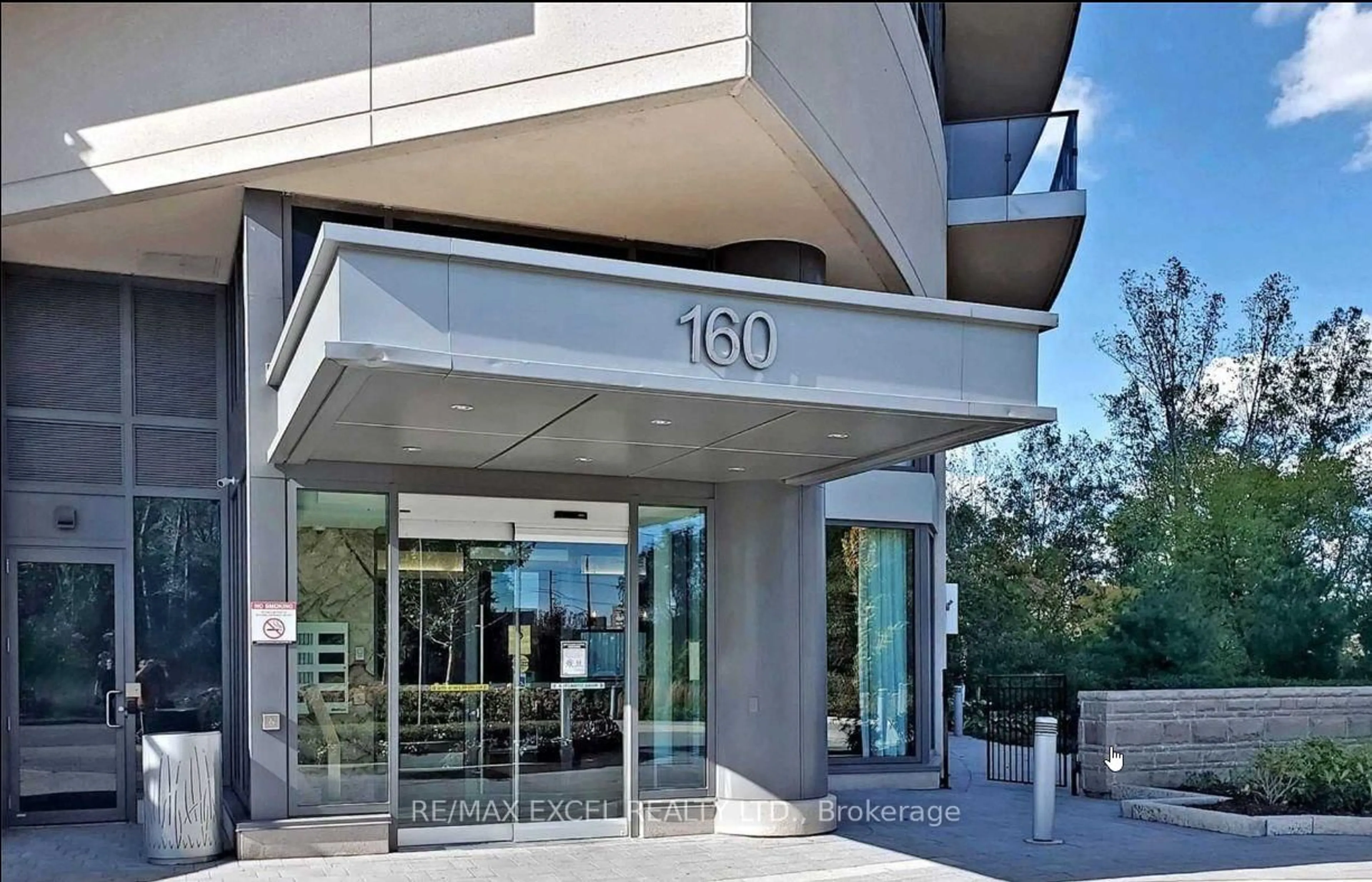 Indoor foyer for 160 Vanderhoof Ave #711, Toronto Ontario M4G 0B7