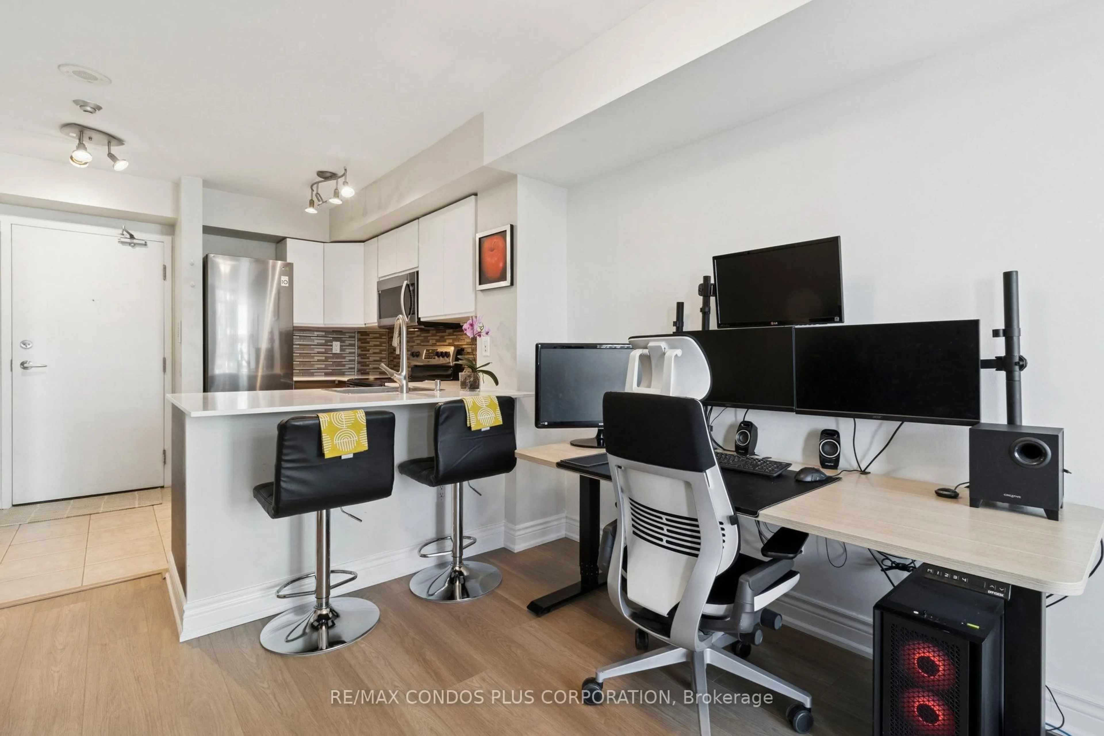A pic of a room for 30 Harrison Garden Blvd #708, Toronto Ontario M2N 7A9