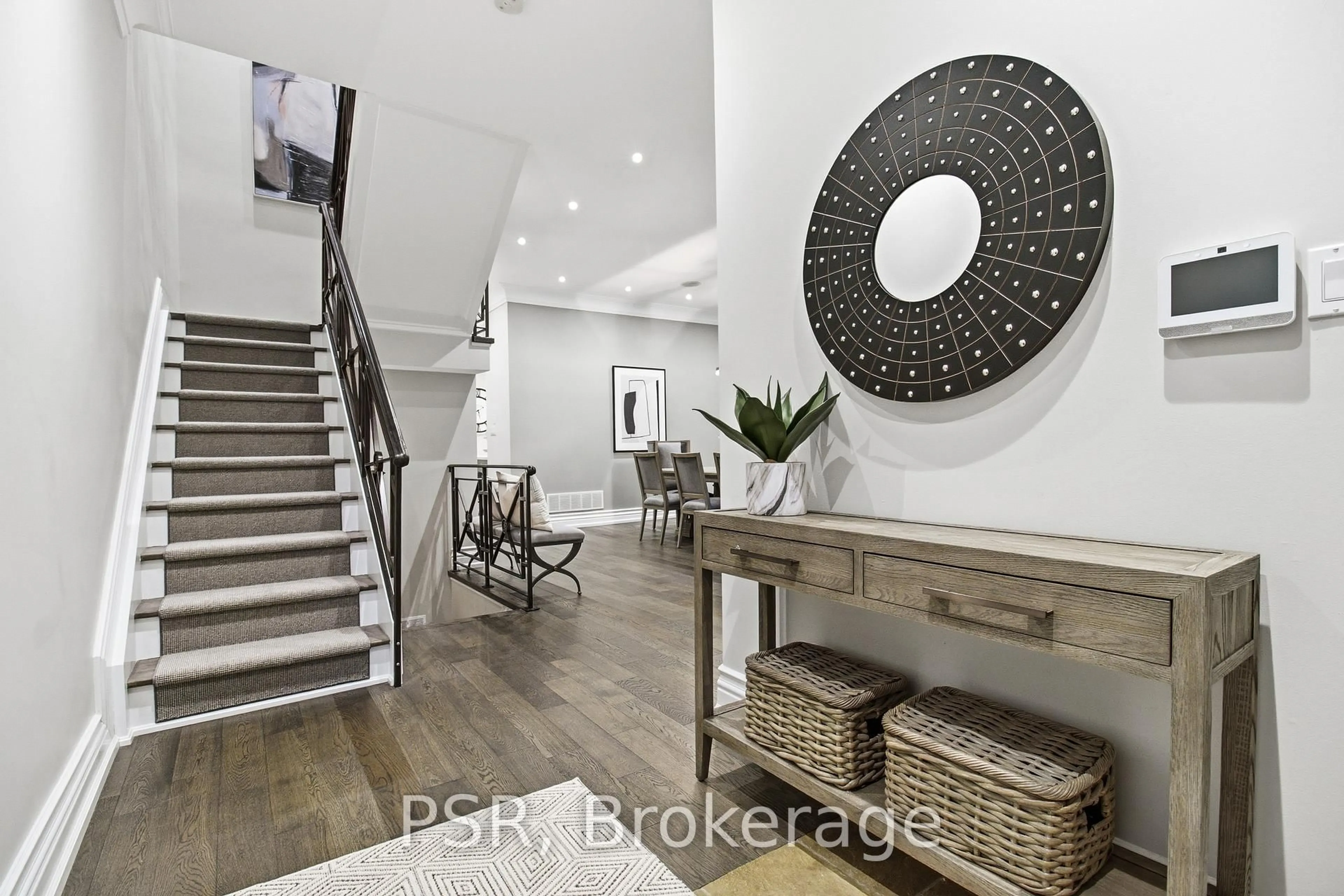 Indoor entryway for 46 Bernard Ave, Toronto Ontario M5R 1R2