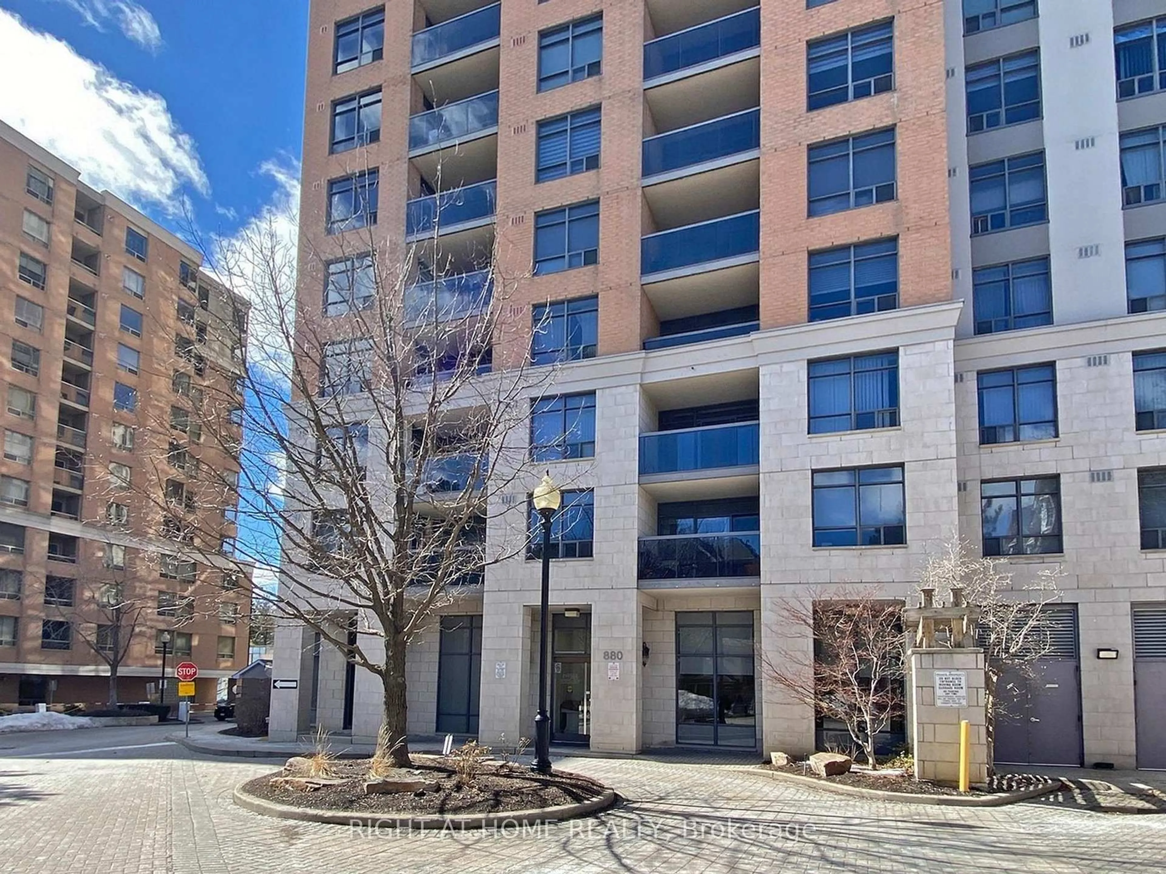 Patio, street for 880 Grandview Way #1509, Toronto Ontario M2N 7B2