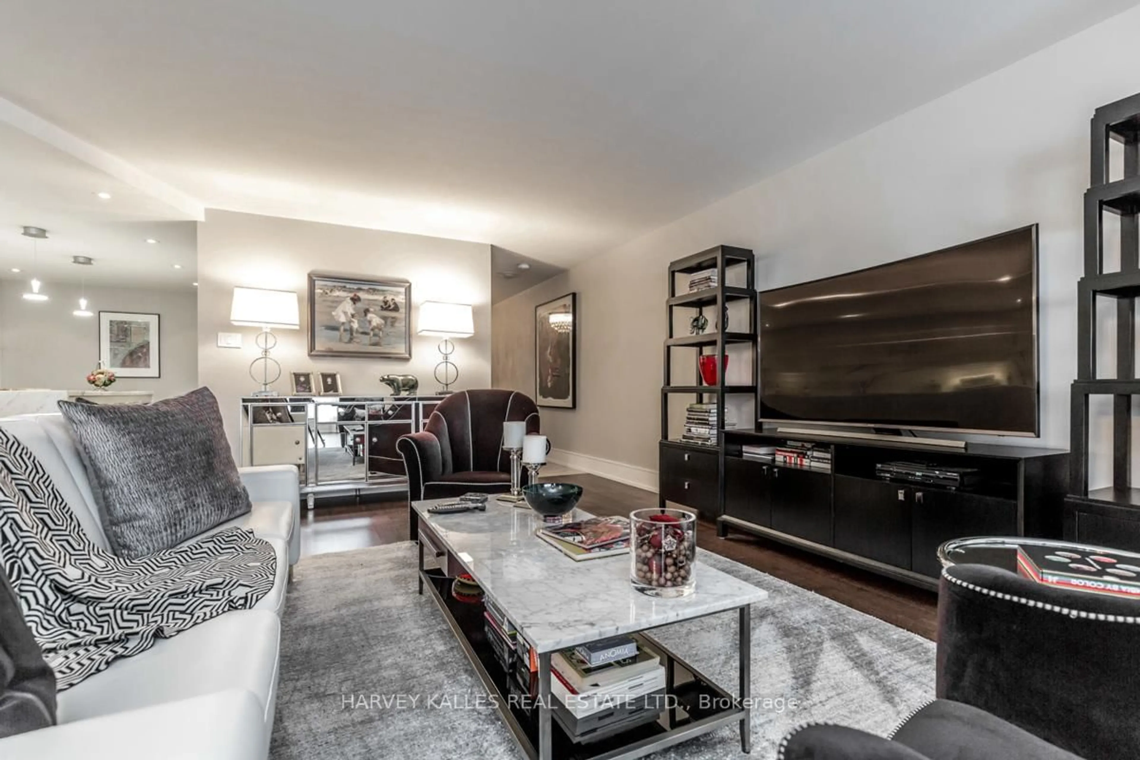 Living room with furniture, unknown for 110 Bloor St #1309, Toronto Ontario M5S 2W7
