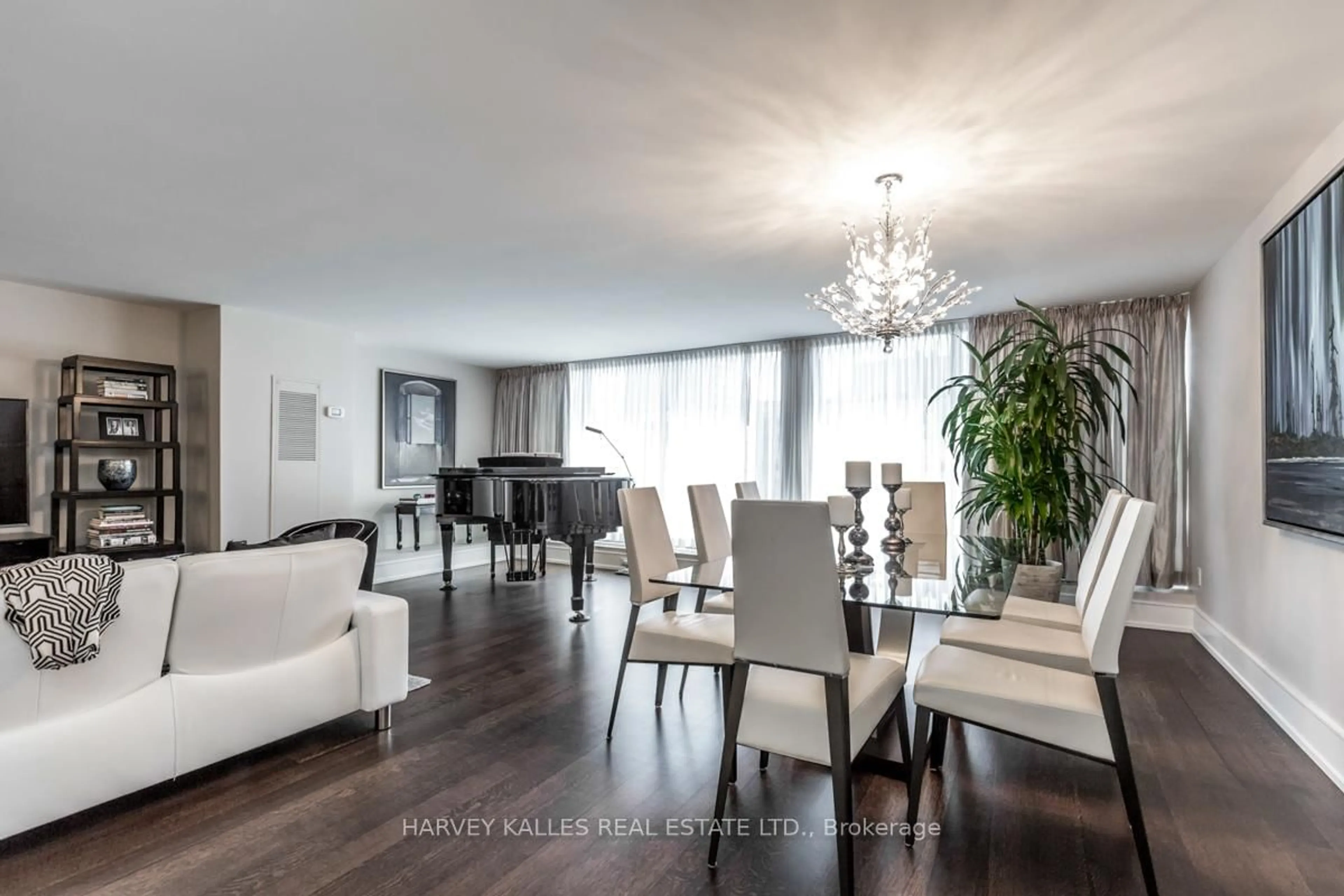 Dining room, wood/laminate floor for 110 Bloor St #1309, Toronto Ontario M5S 2W7