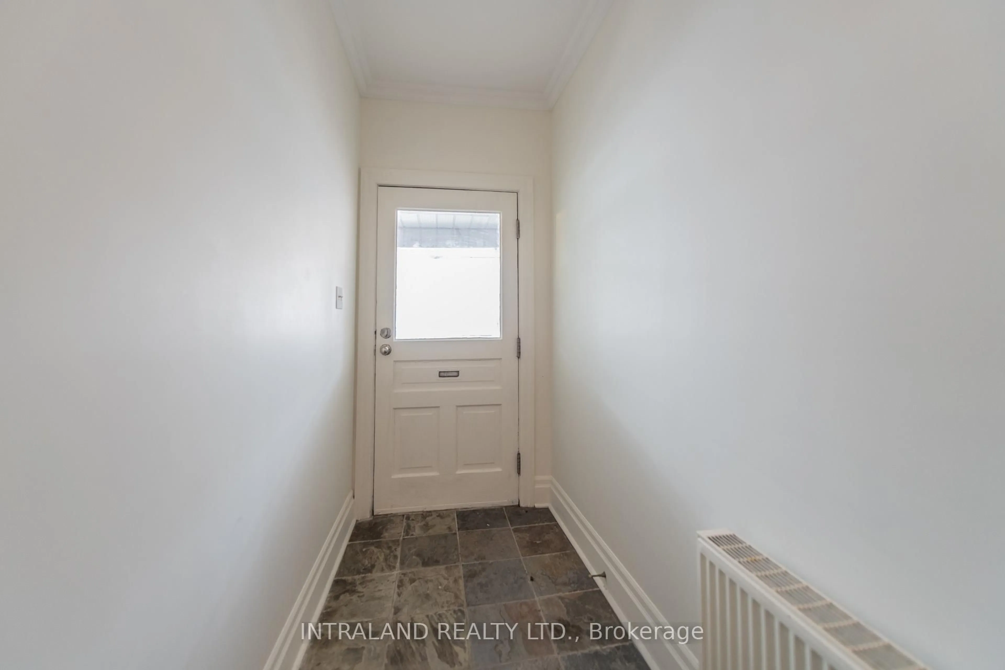 A pic of a room for 1005 Bathurst St, Toronto Ontario M5R 3G8