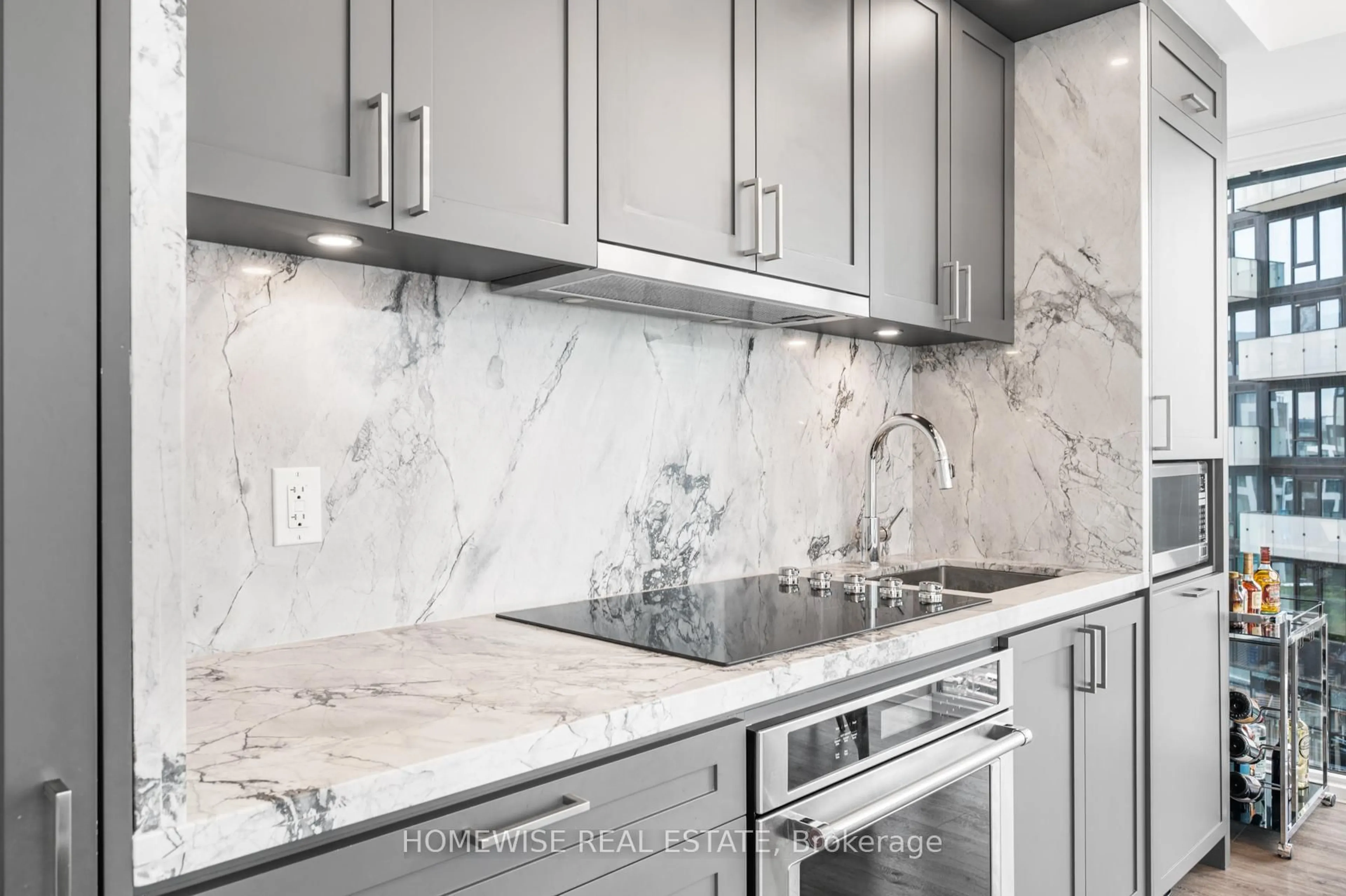 Contemporary kitchen, ceramic/tile floor for 470 Front St #1012, Toronto Ontario M5V 0V6