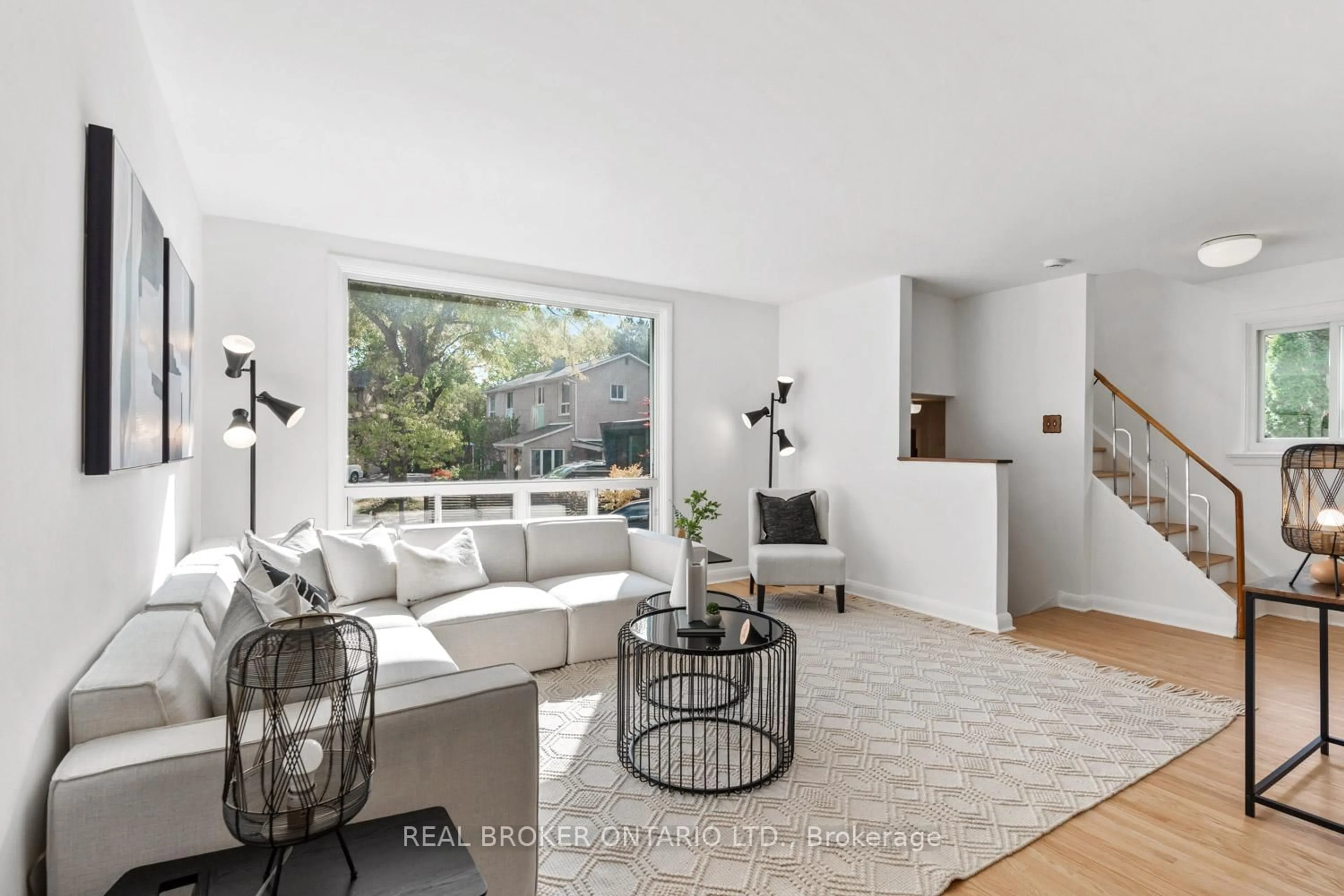 Living room with furniture, unknown for 29 Veery Pl, Toronto Ontario M3C 2C9