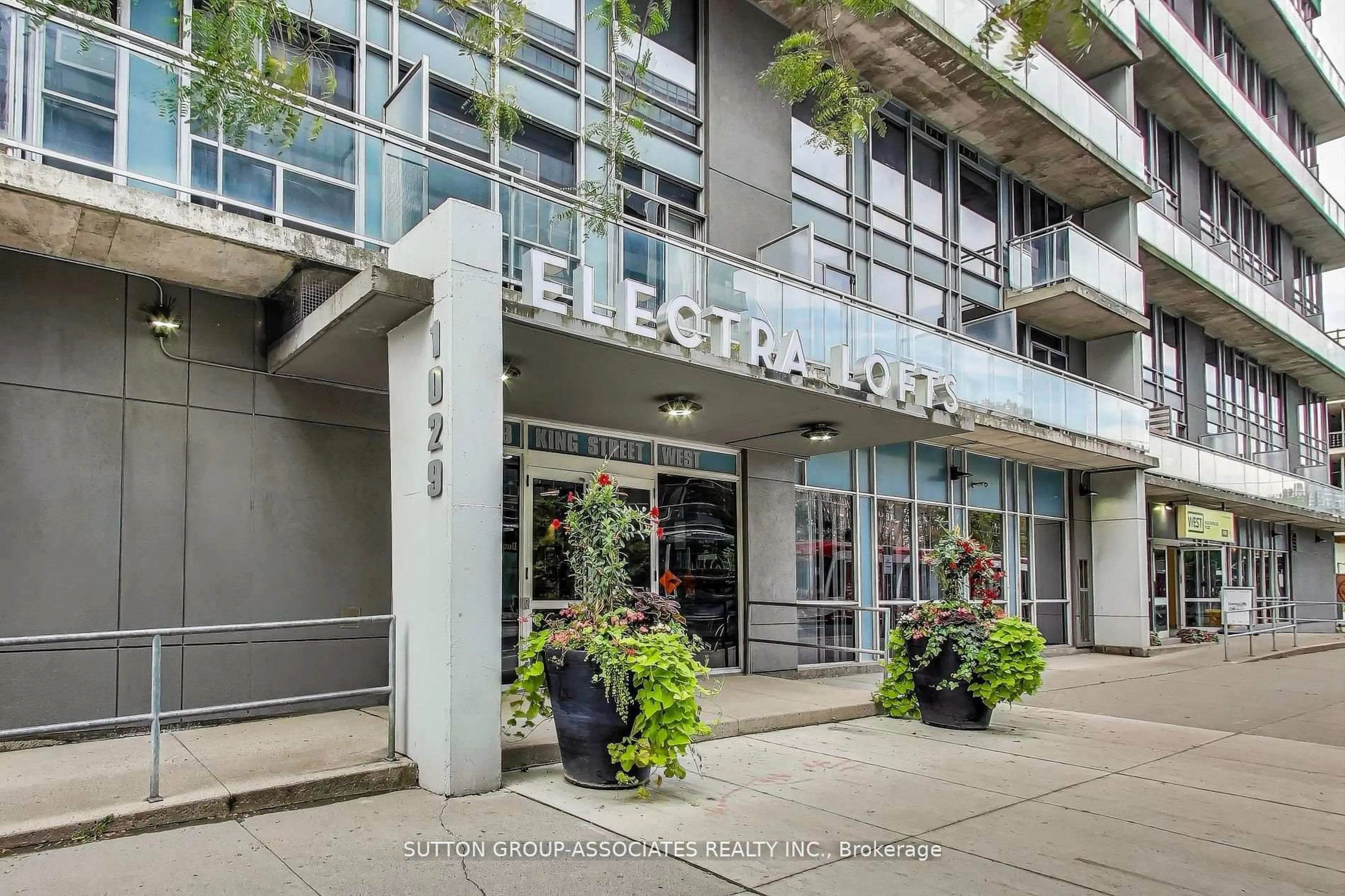 Unknown for 1029 King St #213, Toronto Ontario M6K 3M9