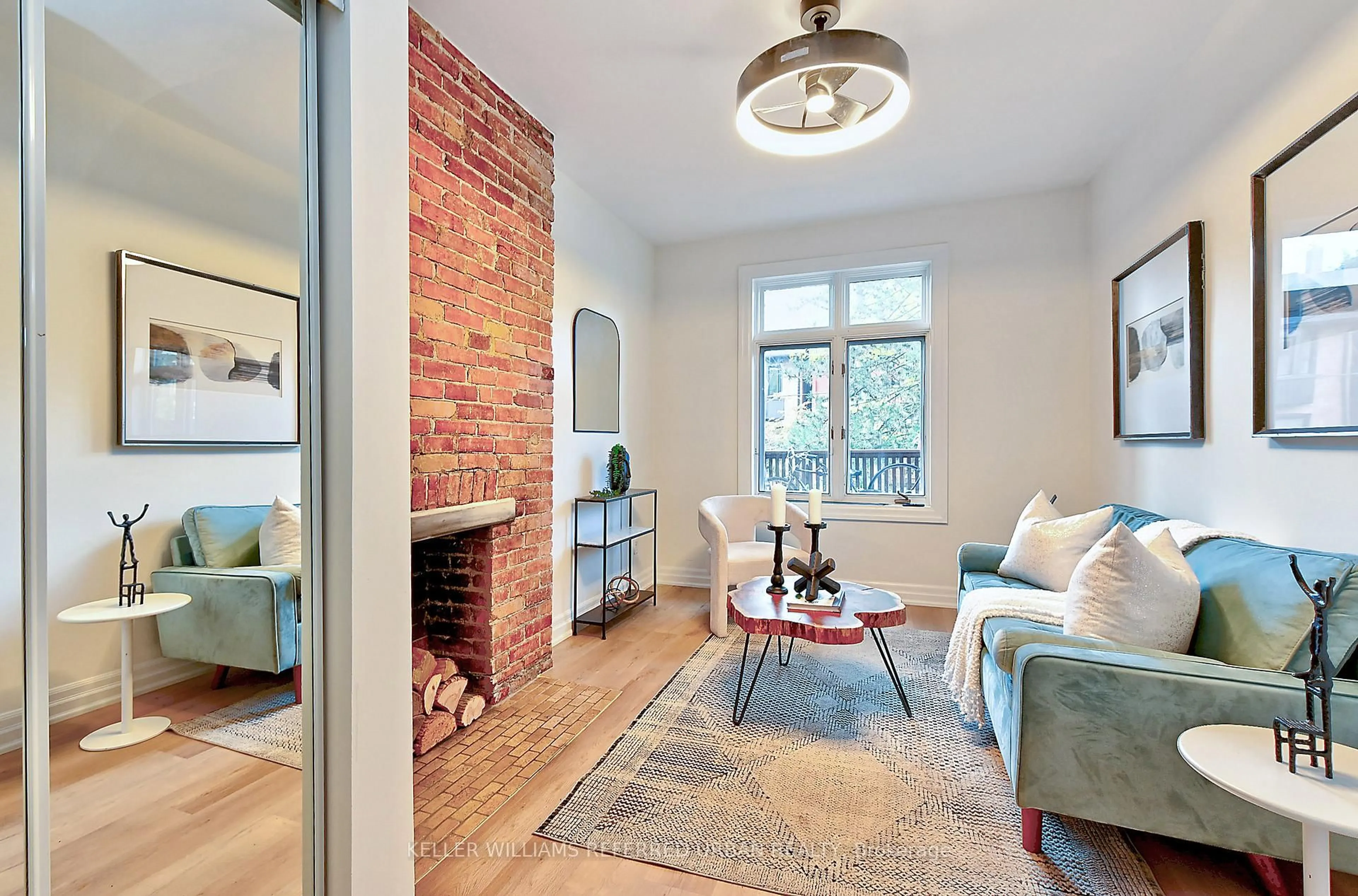 Living room with furniture, unknown for 789 Markham St, Toronto Ontario M6G 2M4