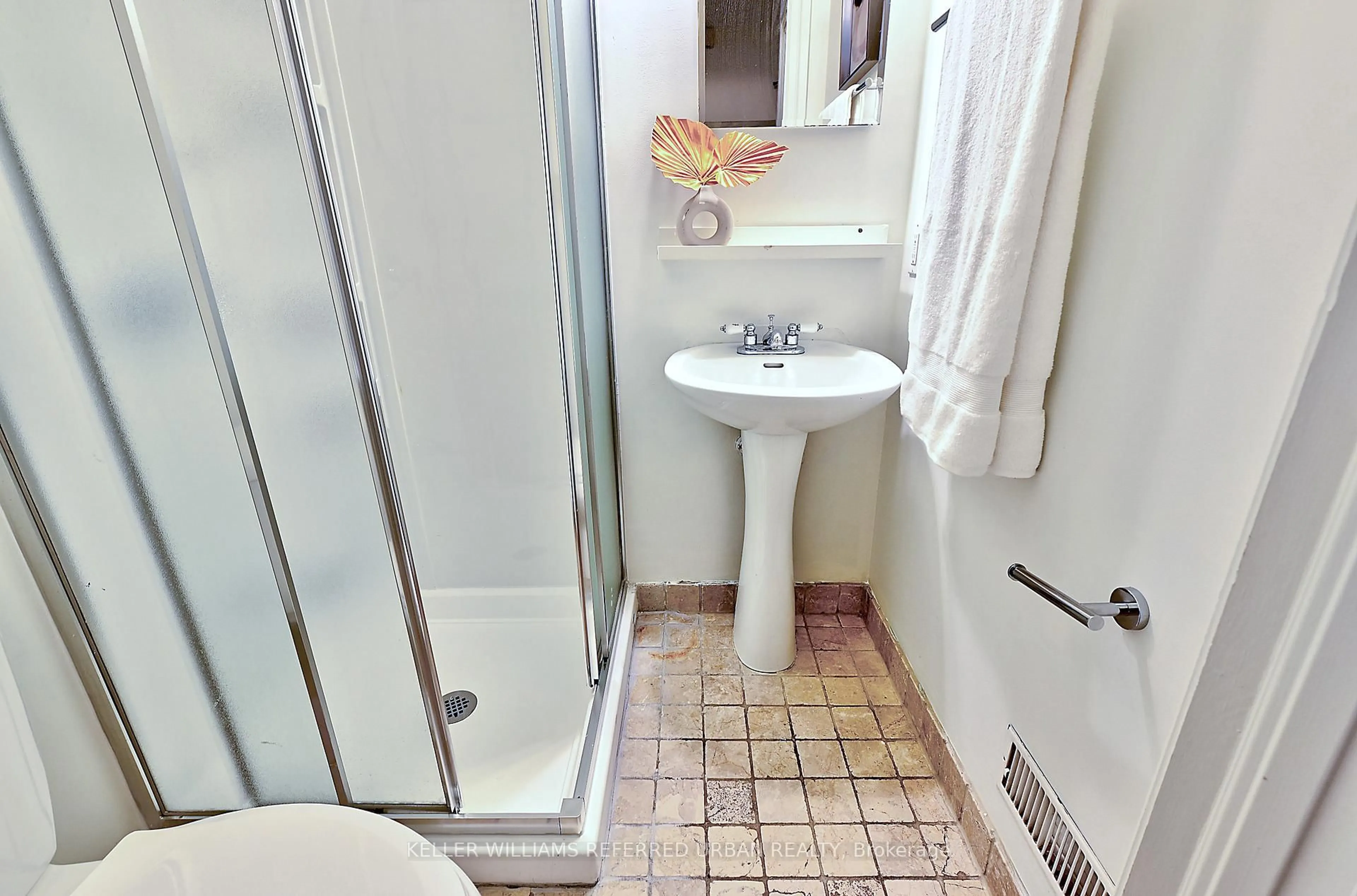 Standard bathroom, ceramic/tile floor for 789 Markham St, Toronto Ontario M6G 2M4